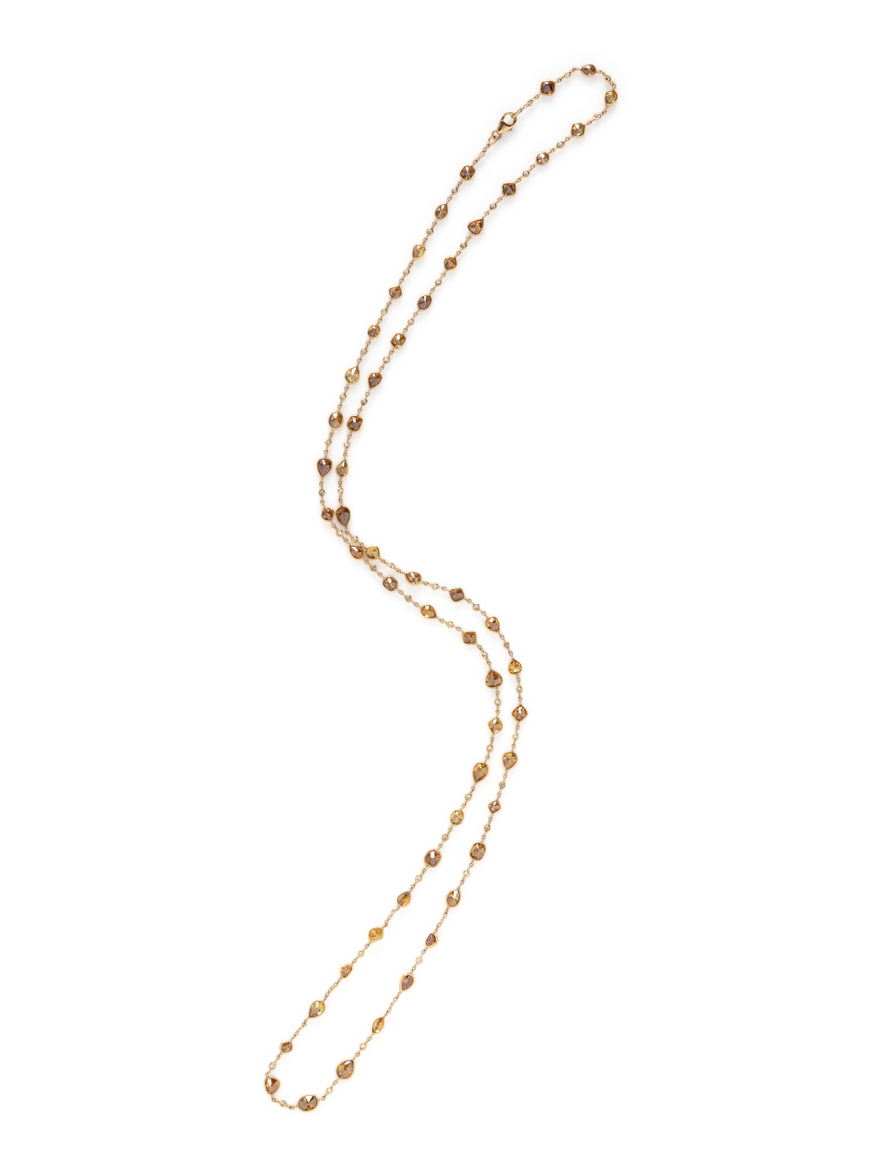 COLORED DIAMOND AND DIAMOND NECKLACE