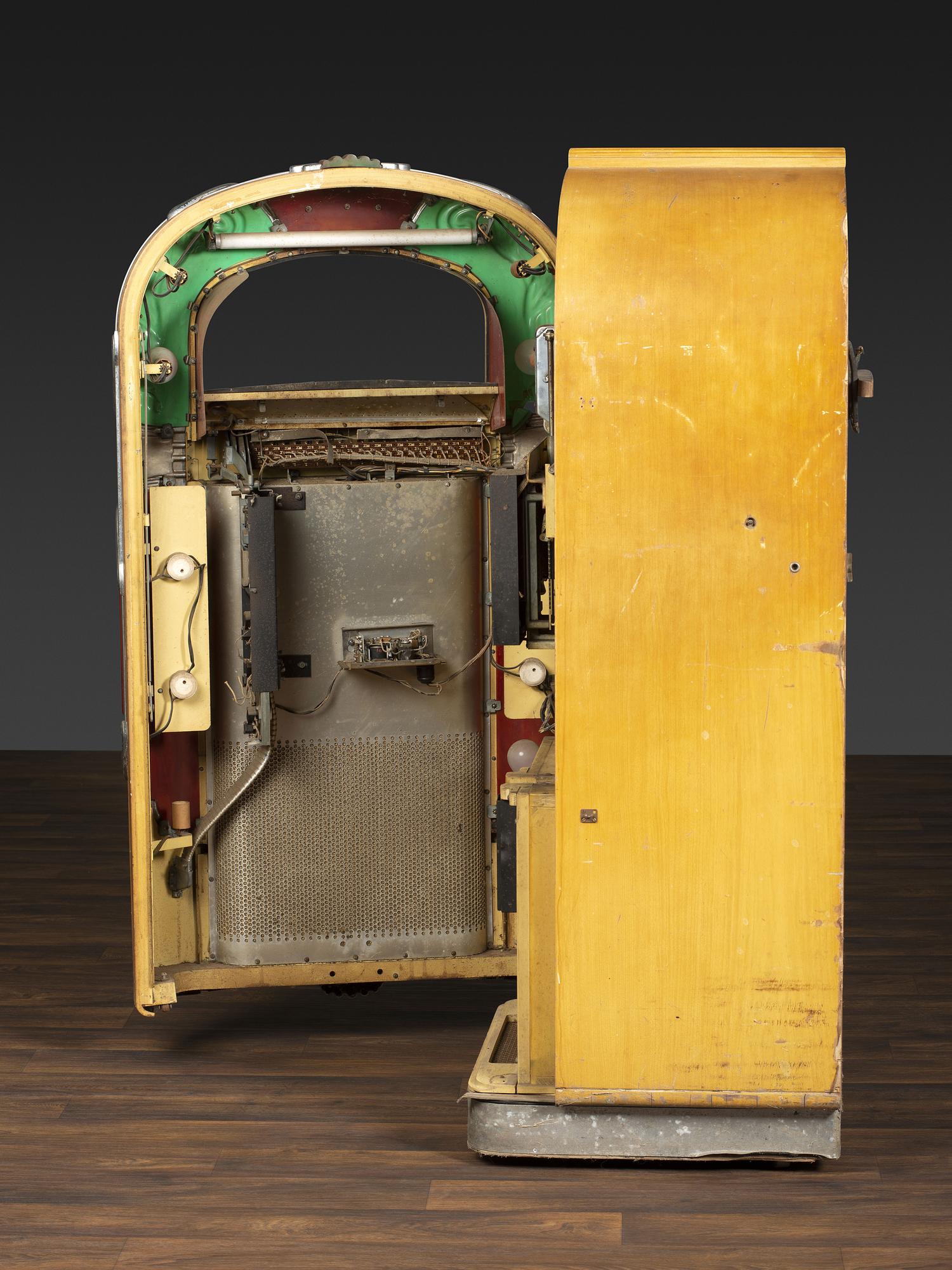 A Rock-ola 'Magic-Glo' Jukebox, Model 1428