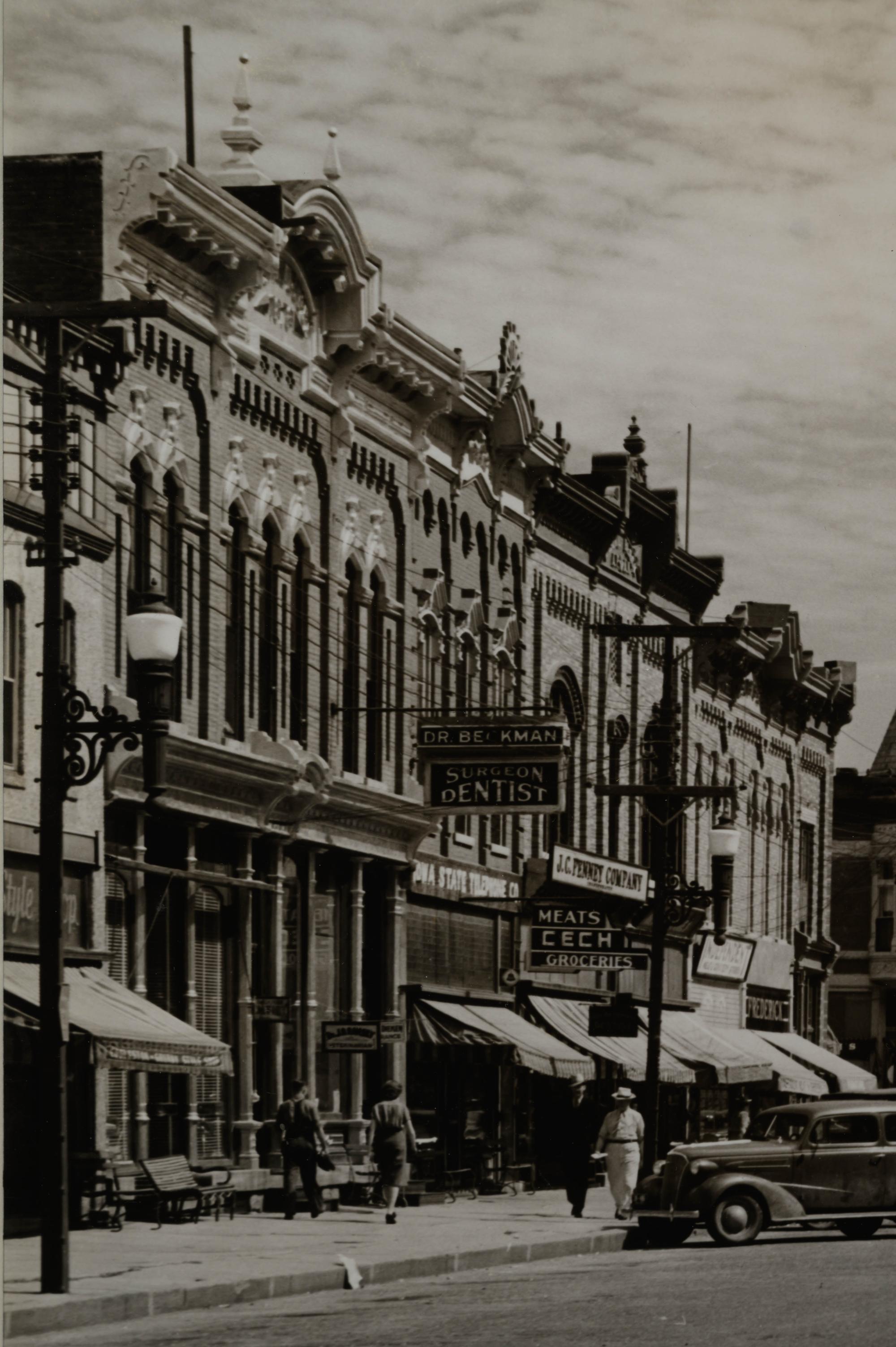 Arthur Rothstein (American, 1915-1985) — Main Street (G Avenue), Grundy Center, Iowa, 1939 (printed later)