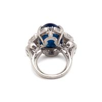 SAPPHIRE AND DIAMOND RING