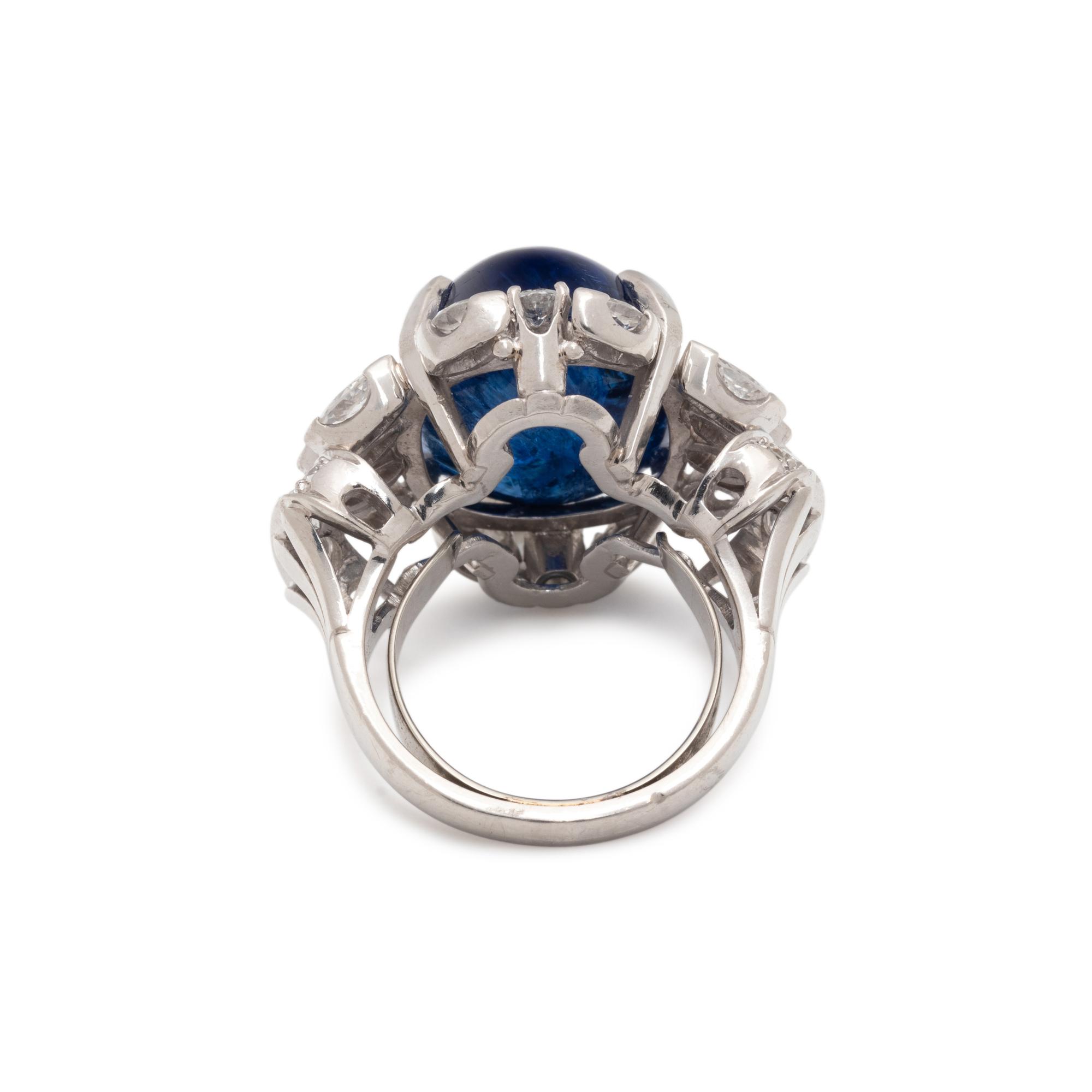 SAPPHIRE AND DIAMOND RING