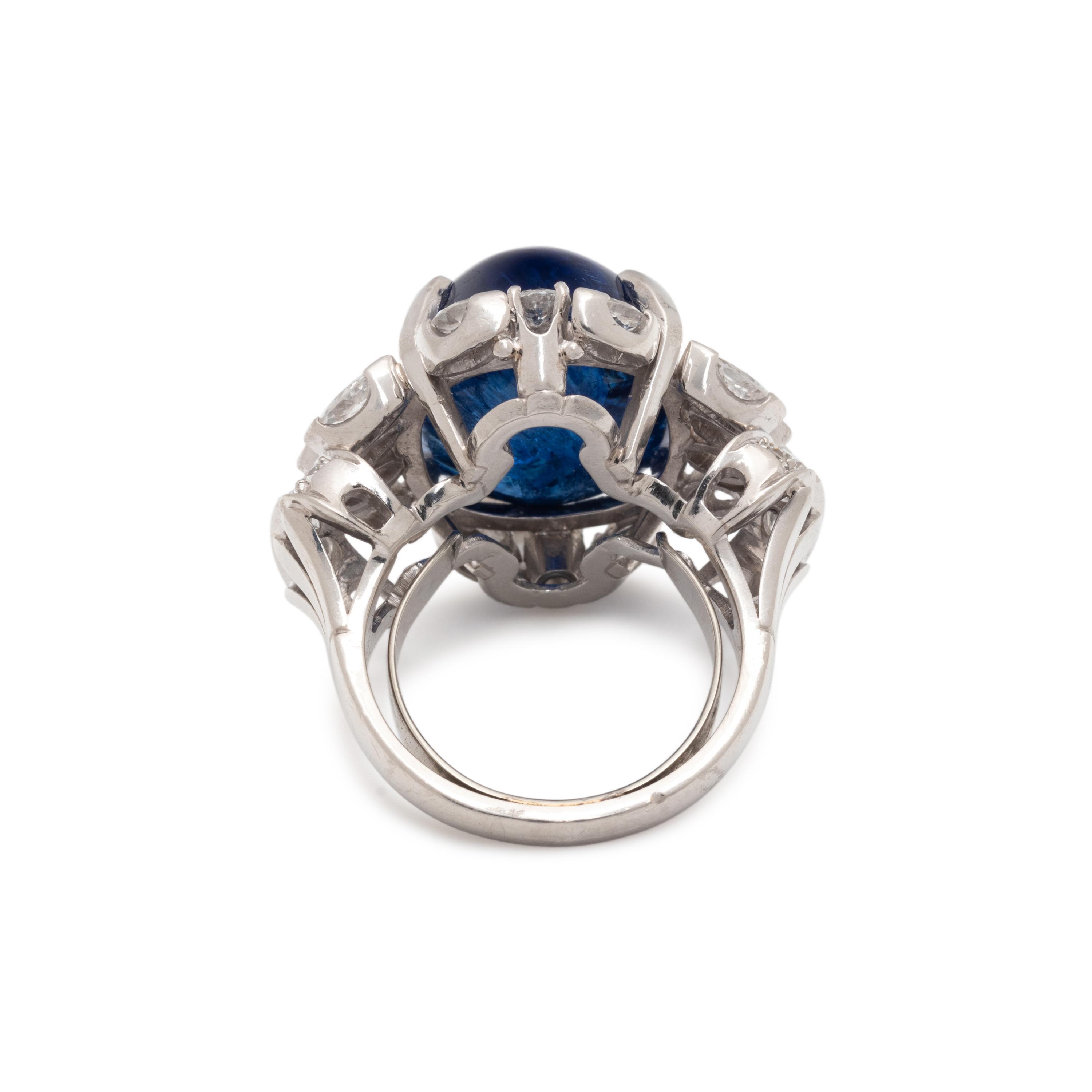 SAPPHIRE AND DIAMOND RING