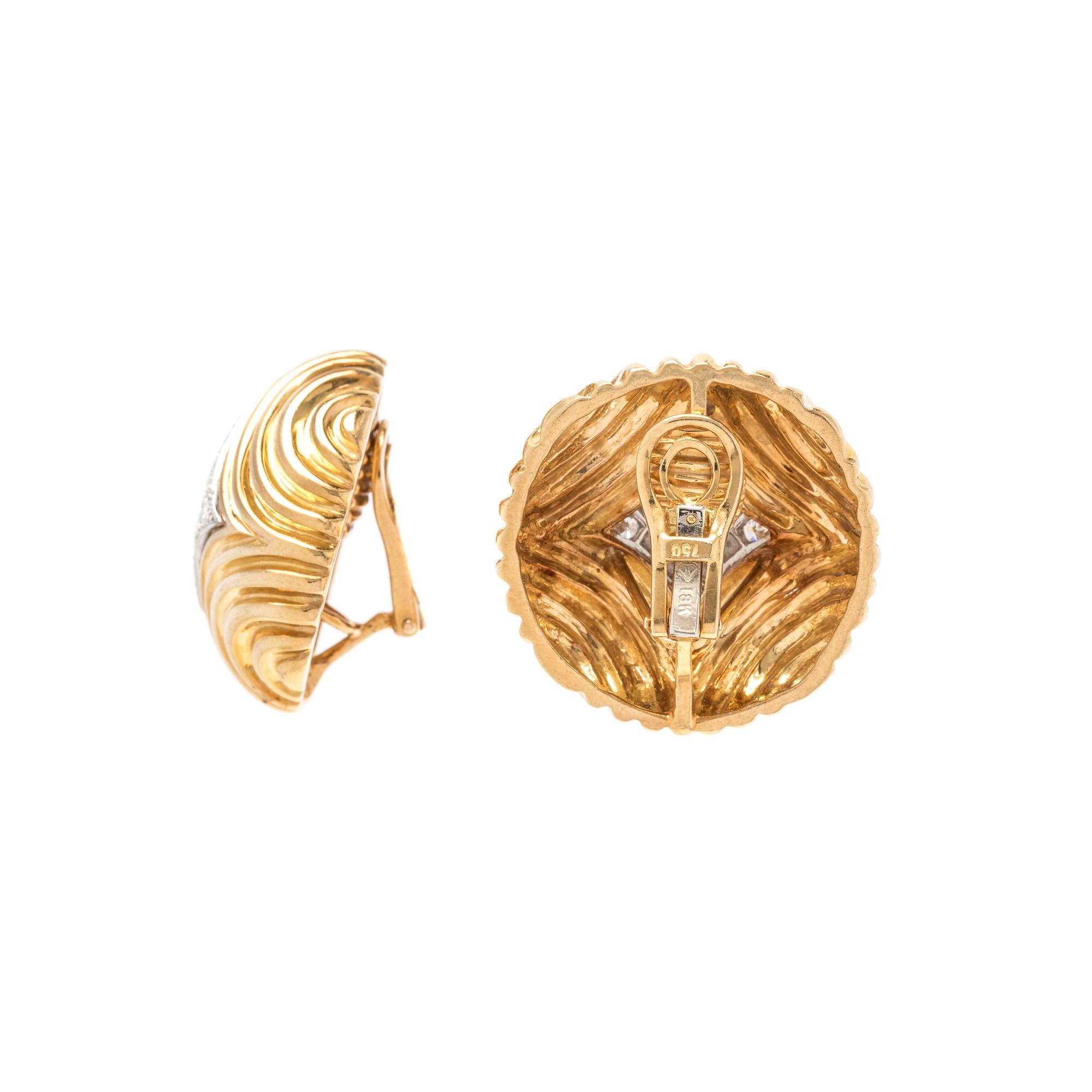 YELLOW GOLD AND DIAMOND EARCLIPS