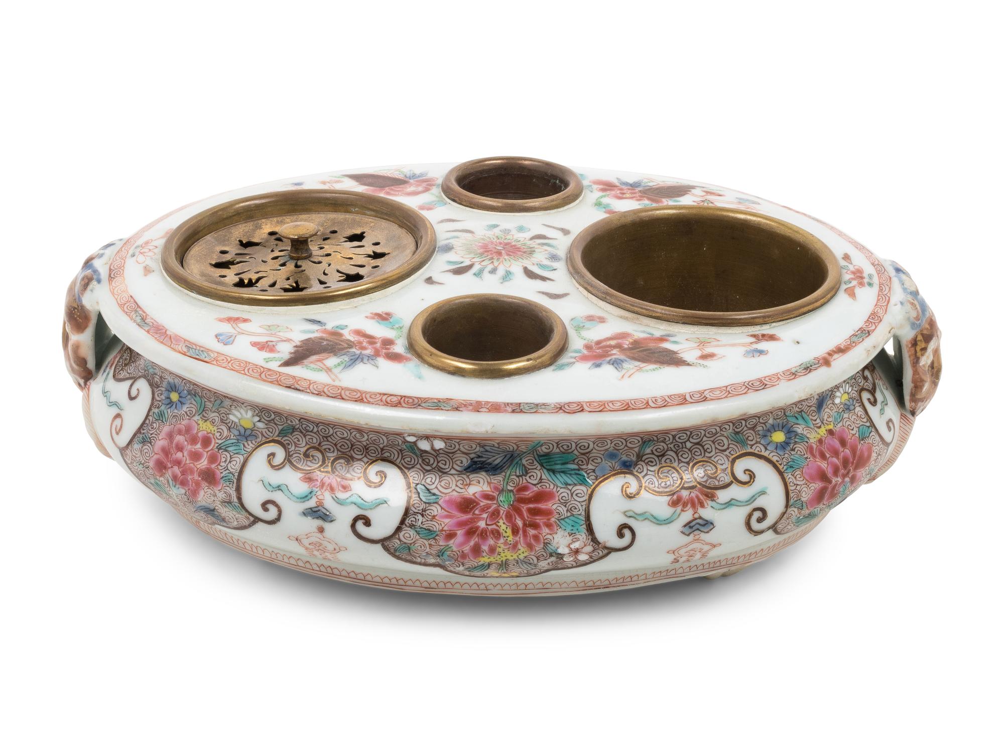 A Famille Rose Porcelain Ink Stand