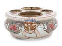 A Famille Rose Porcelain Ink Stand