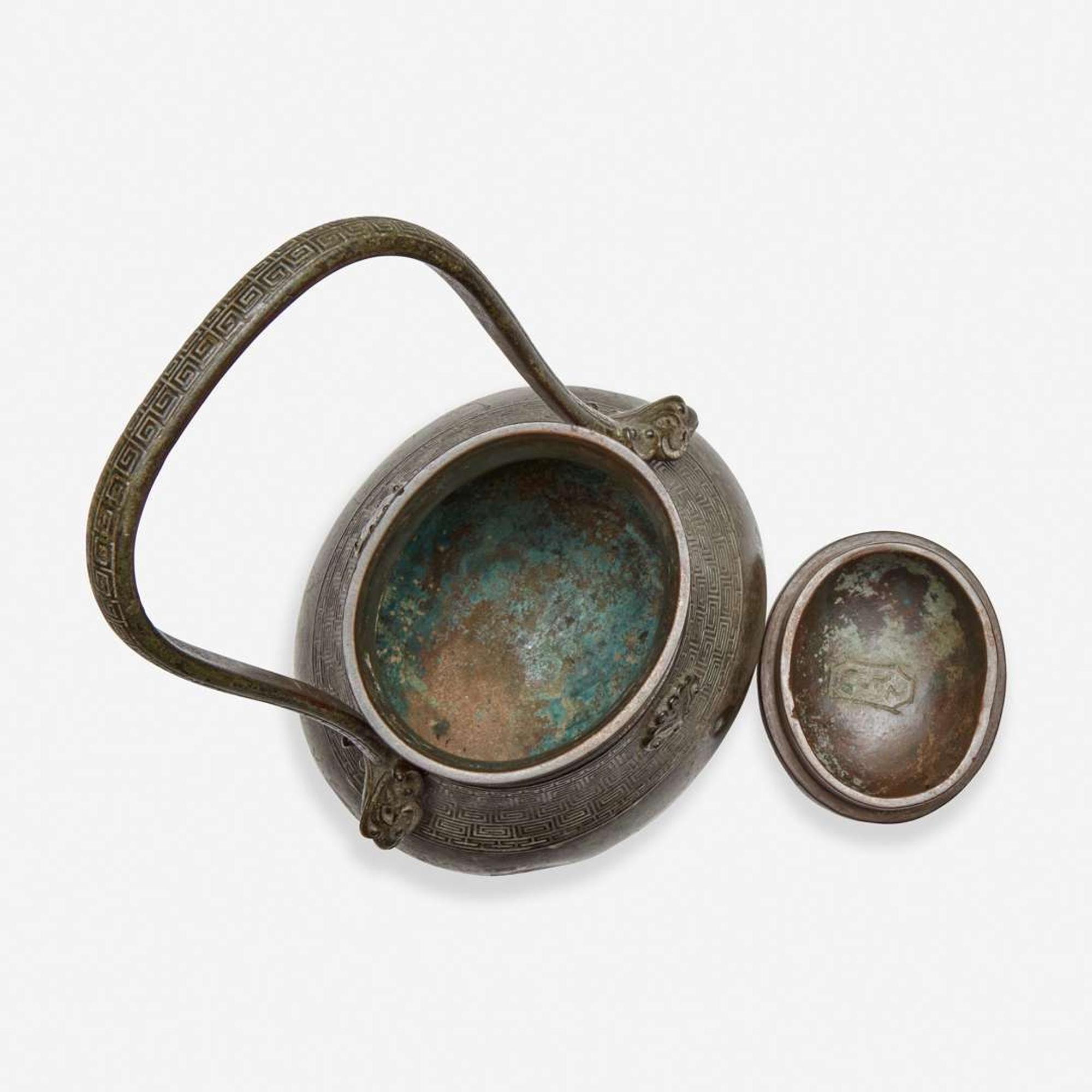 A Chinese archaistic patinated bronze covered wine vessel, you 倣古风格卣 late Ming/Qing dynasty ?????