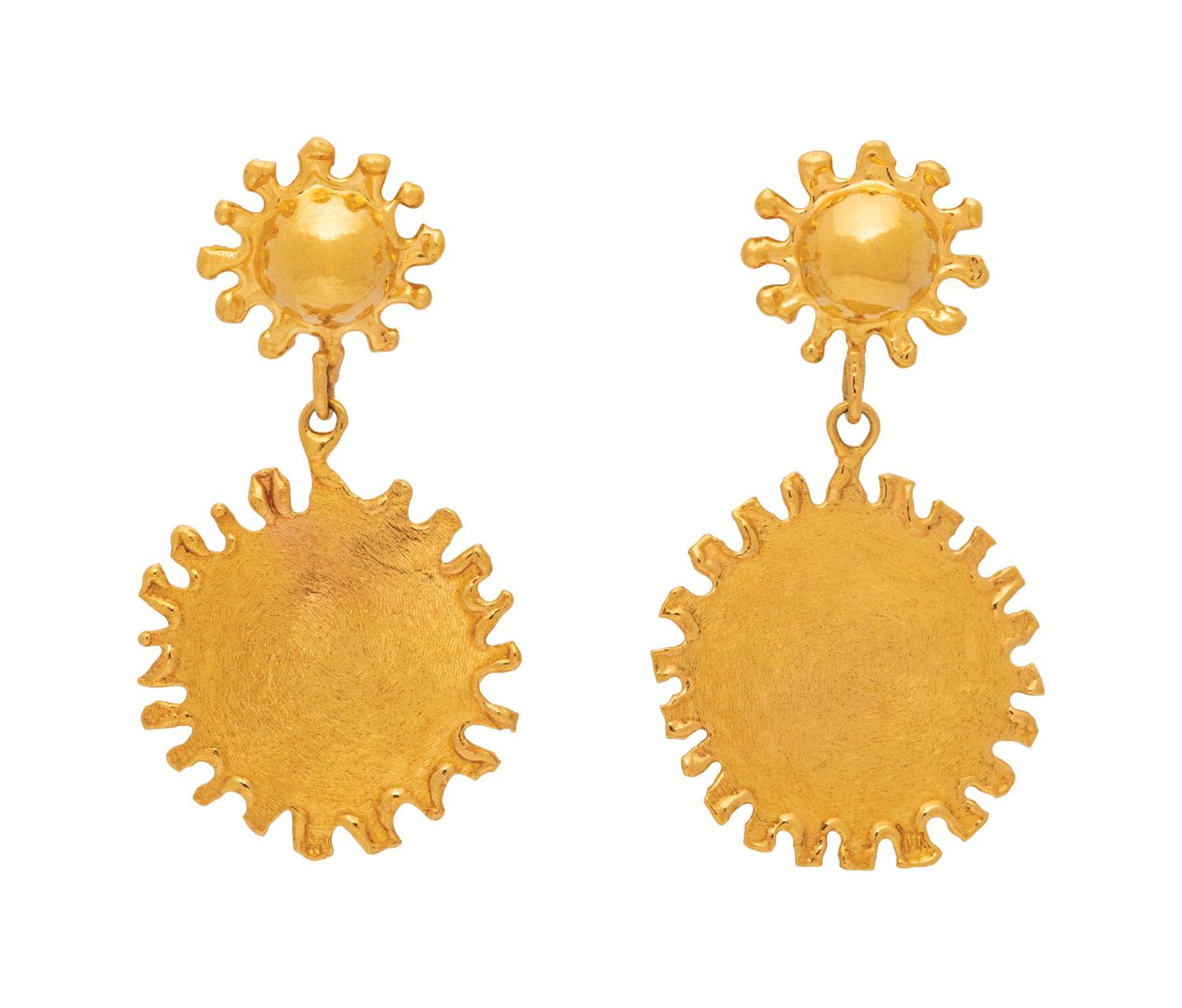 Jean Mahie, Gold Earclips