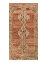 An Oushak "Corridor" Rug