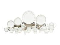 A Royal Tara Trellis Shamrock Porcelain Dinner Service