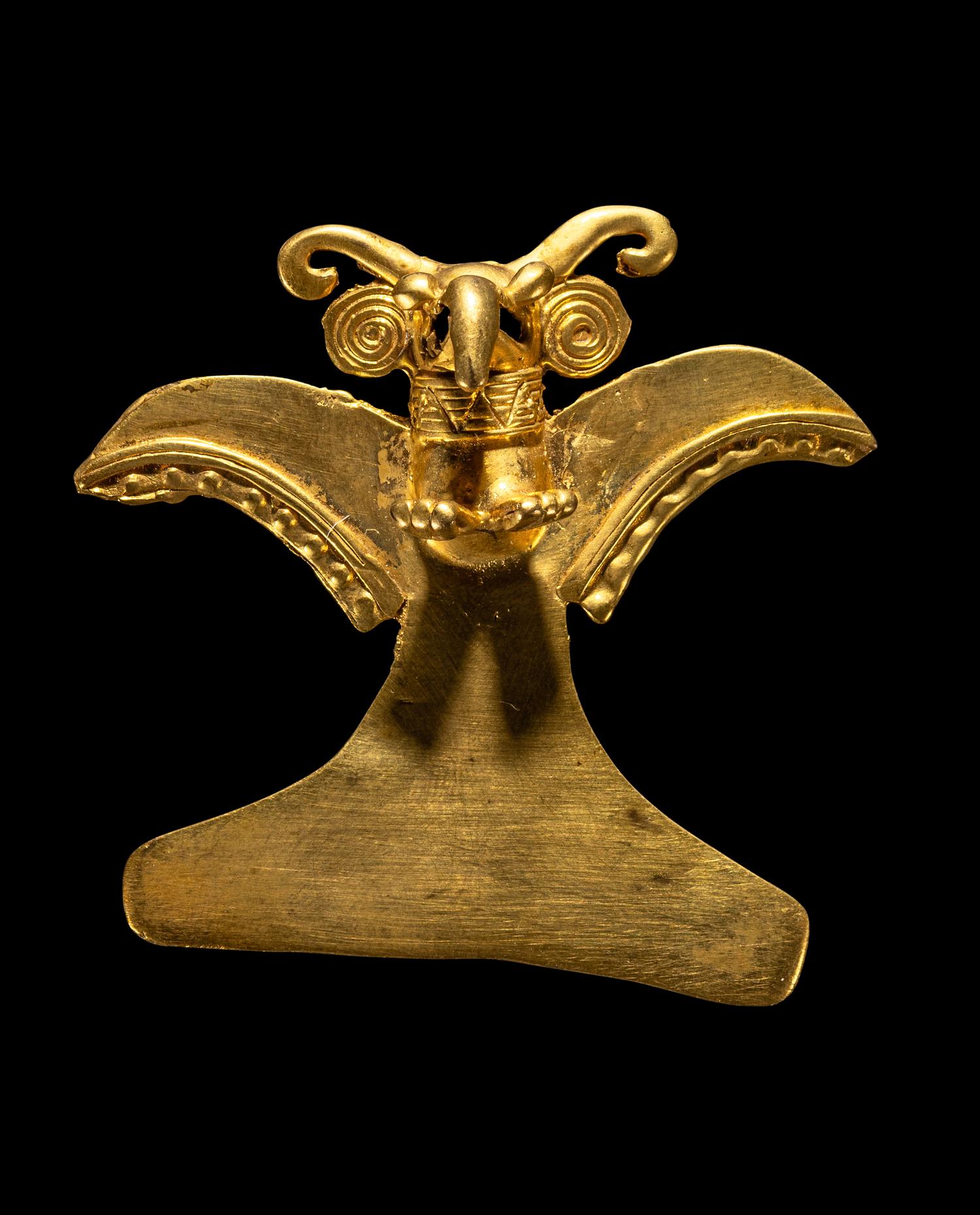 A Veraguas Gold Eagle Pendant