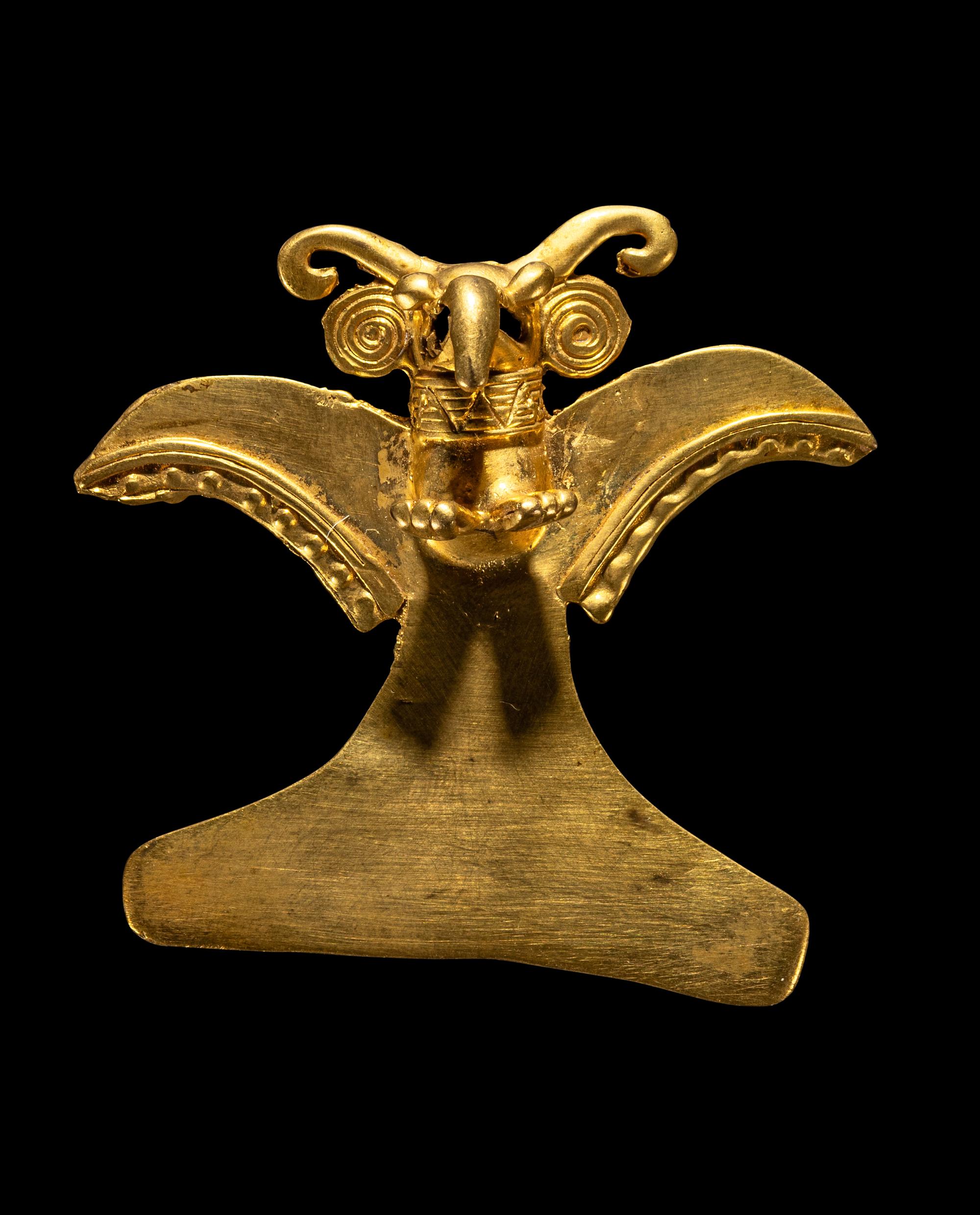 A Veraguas Gold Eagle Pendant