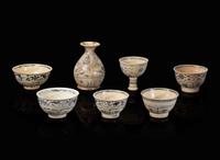 A Vietnamese blue and white vase, a stem cup, and five blue and white bowls, Le dynasty 15th-16th century 越南青花瓷瓶及高足杯 越南青花瓷一組五件 後黎朝 十五或十六世紀