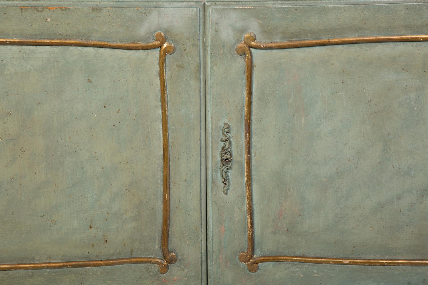 A Swedish Painted and Parcel Gilt Display Cabinet — EARLY 20TH CENTURY