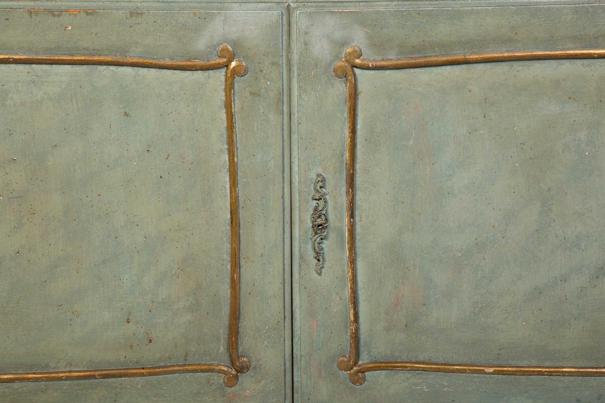 A Swedish Painted and Parcel Gilt Display Cabinet — EARLY 20TH CENTURY