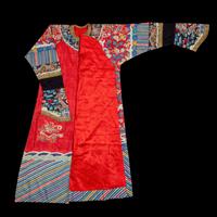 A Chinese Red Ground Kesi Silk Dragon Robe, Jifu, 19th Century 清晚期 紅地緙絲龍紋吉服