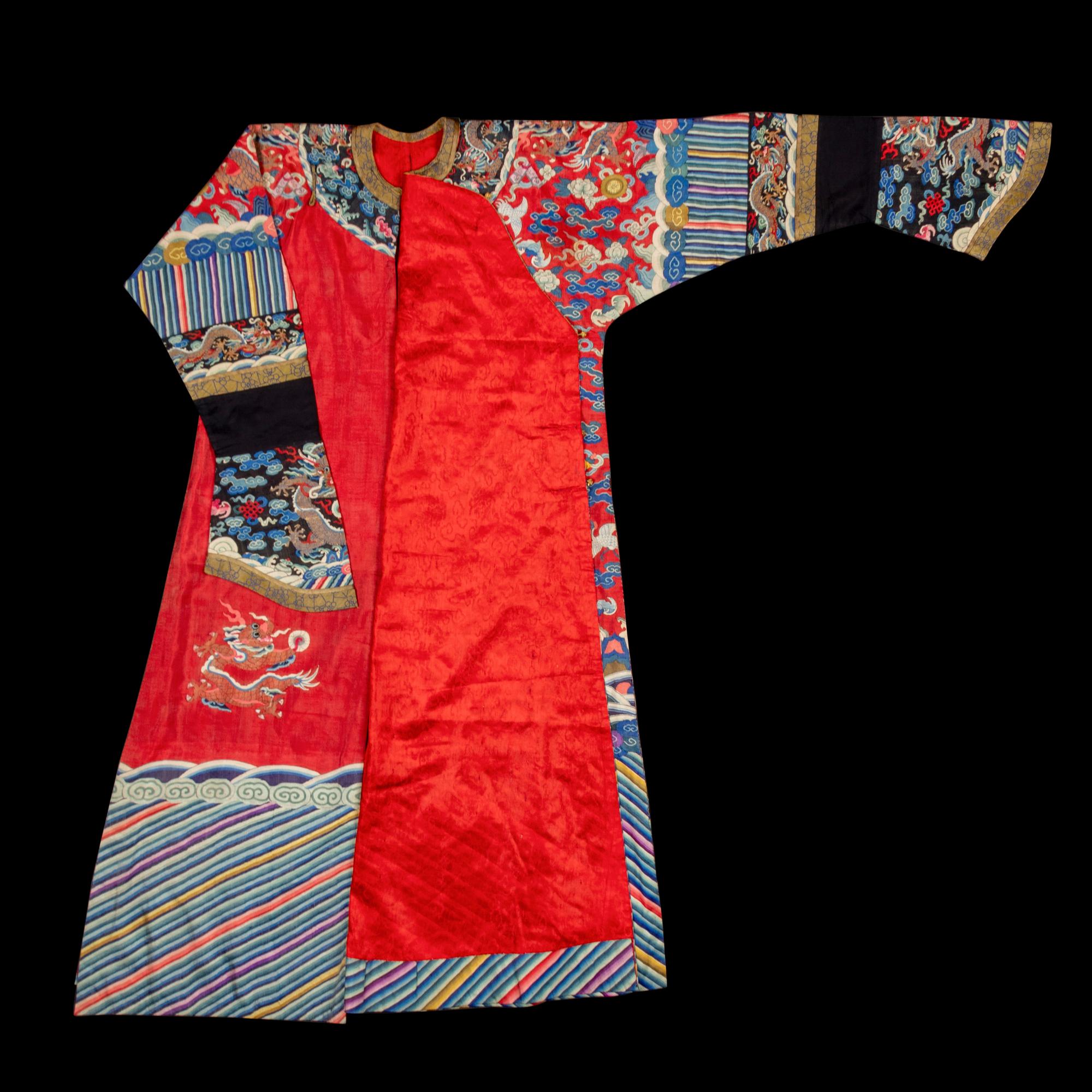 A Chinese Red Ground Kesi Silk Dragon Robe, Jifu, 19th Century 清晚期 紅地緙絲龍紋吉服