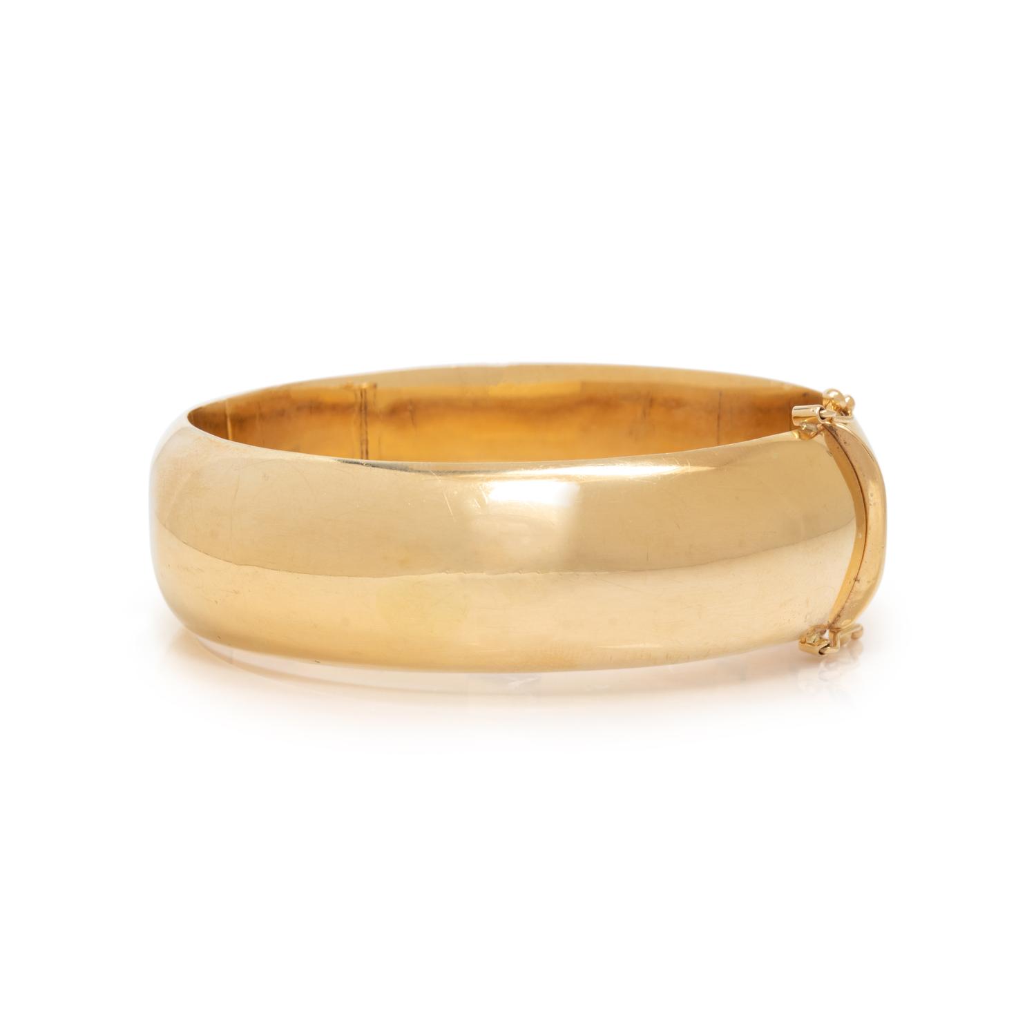 YELLOW GOLD HINGED BANGLE BRACELET