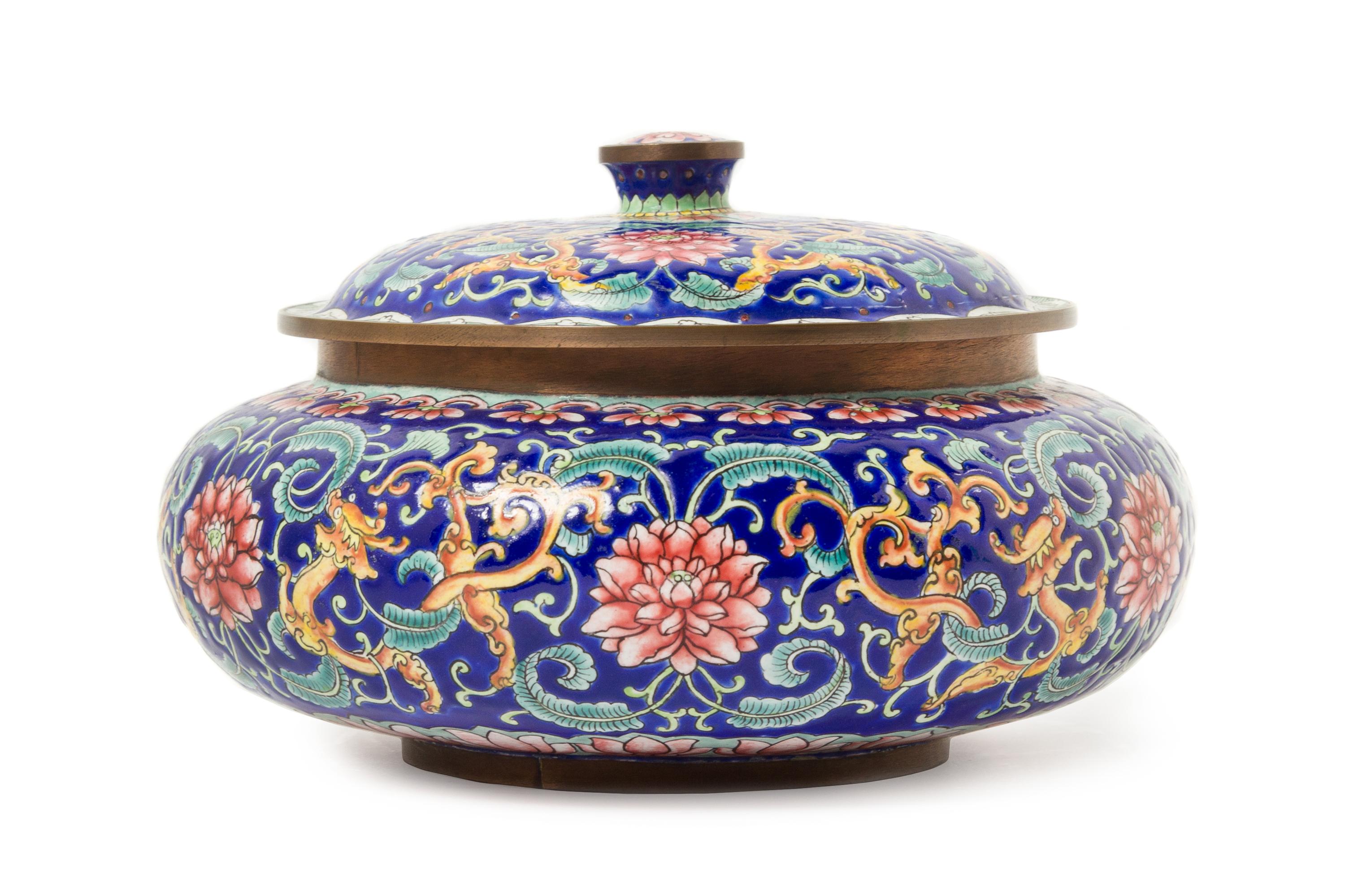 A Chinese Canton Enamel Covered Box QING DYNASTY Diameter 6 5/8 inches. — QING DYNASTY