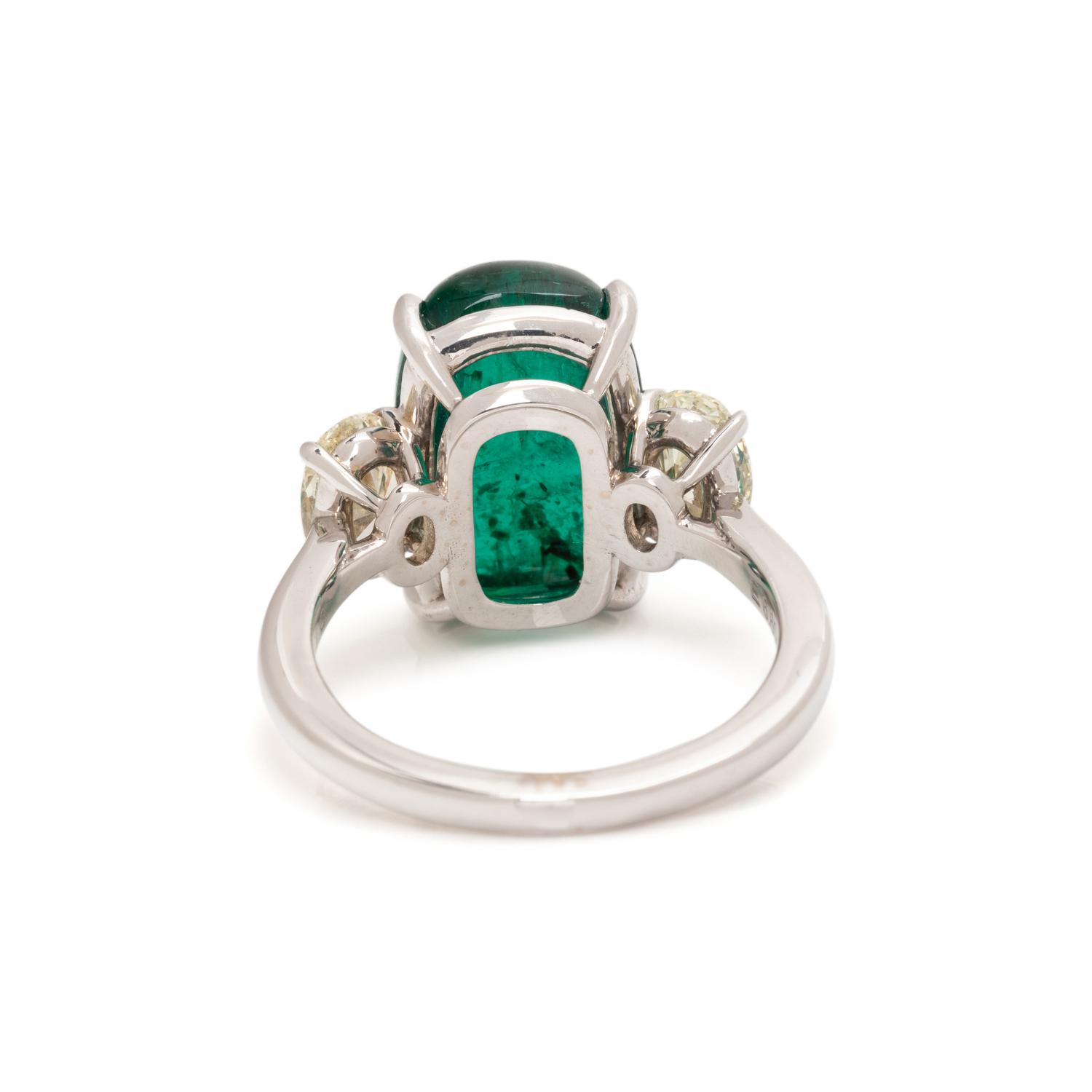 EMERALD AND DIAMOND RING