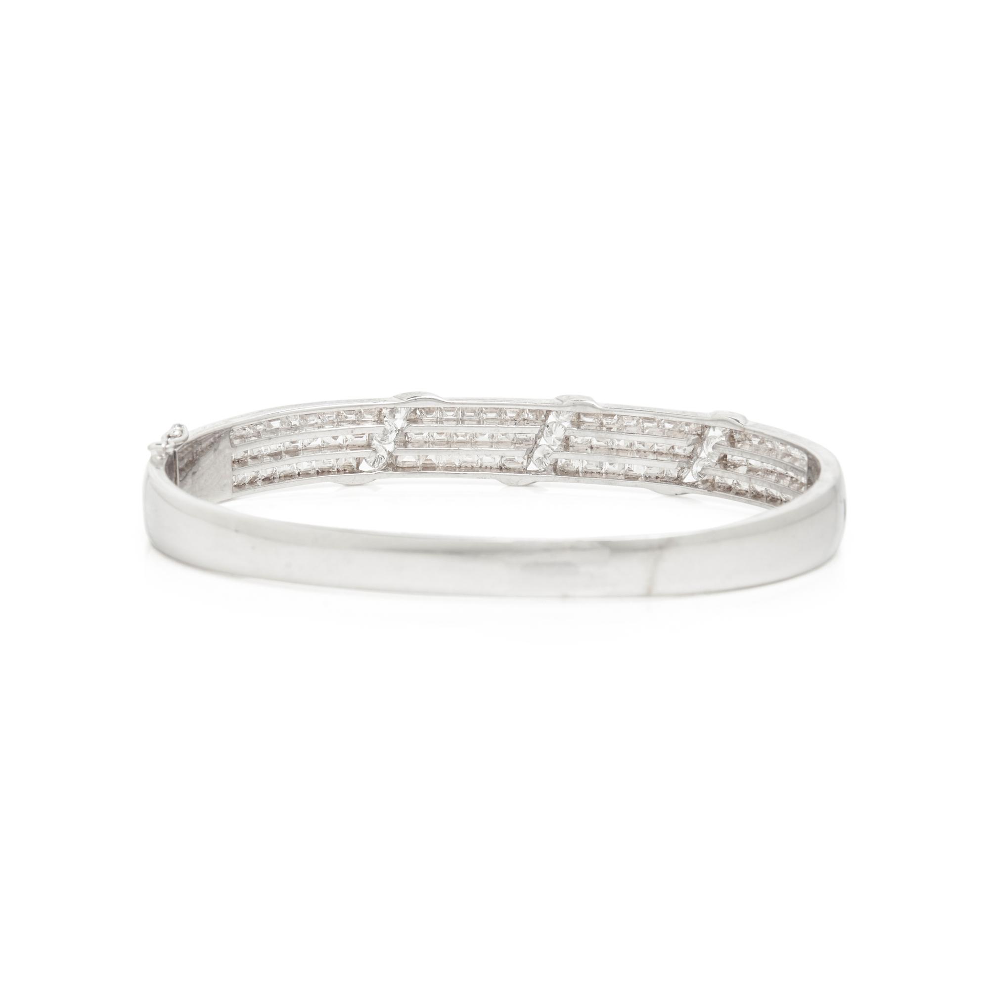WHITE GOLD AND DIAMOND BANGLE BRACELET