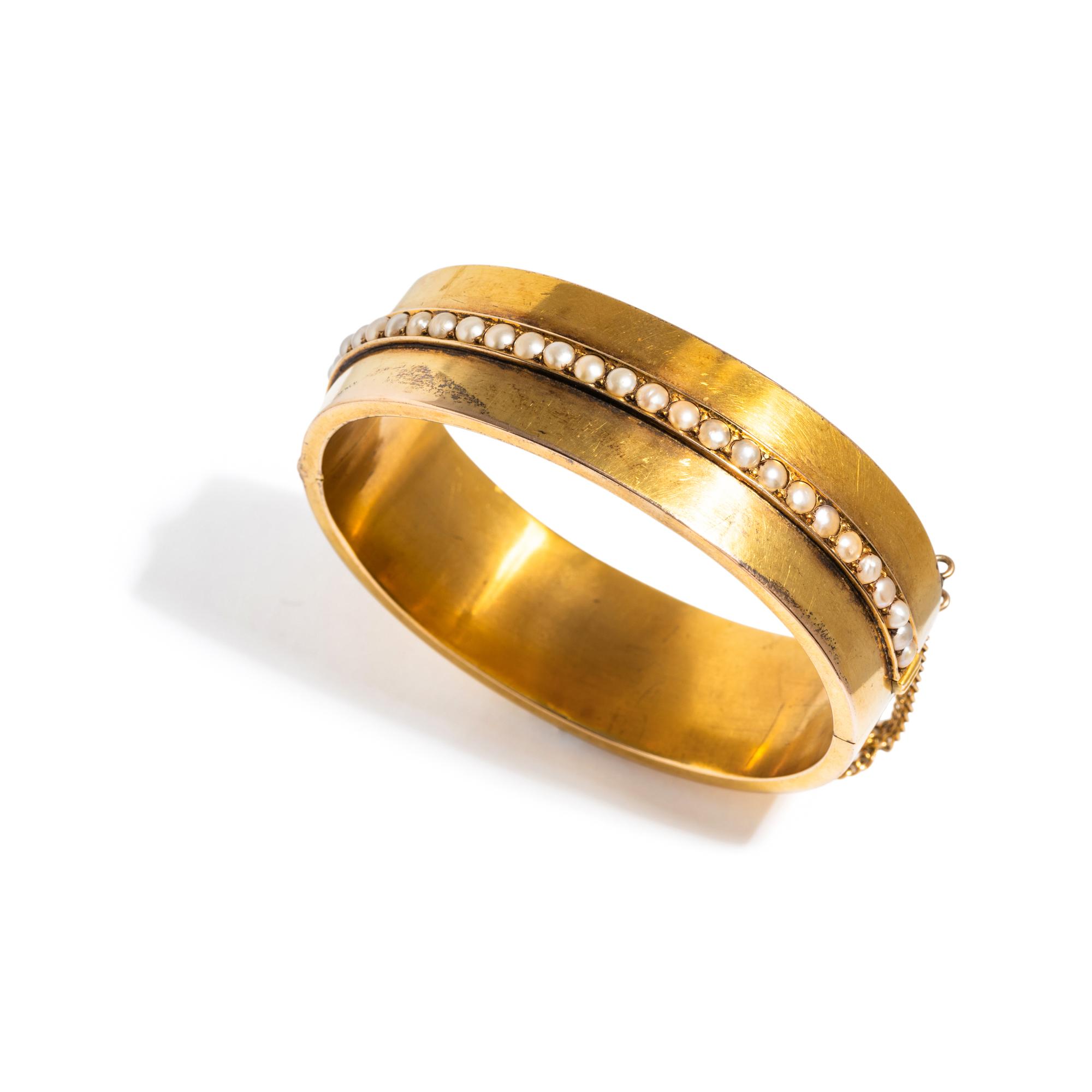 VICTORIAN, YELLOW GOLD AND CULTURED PEARL BANGLE BRACELET