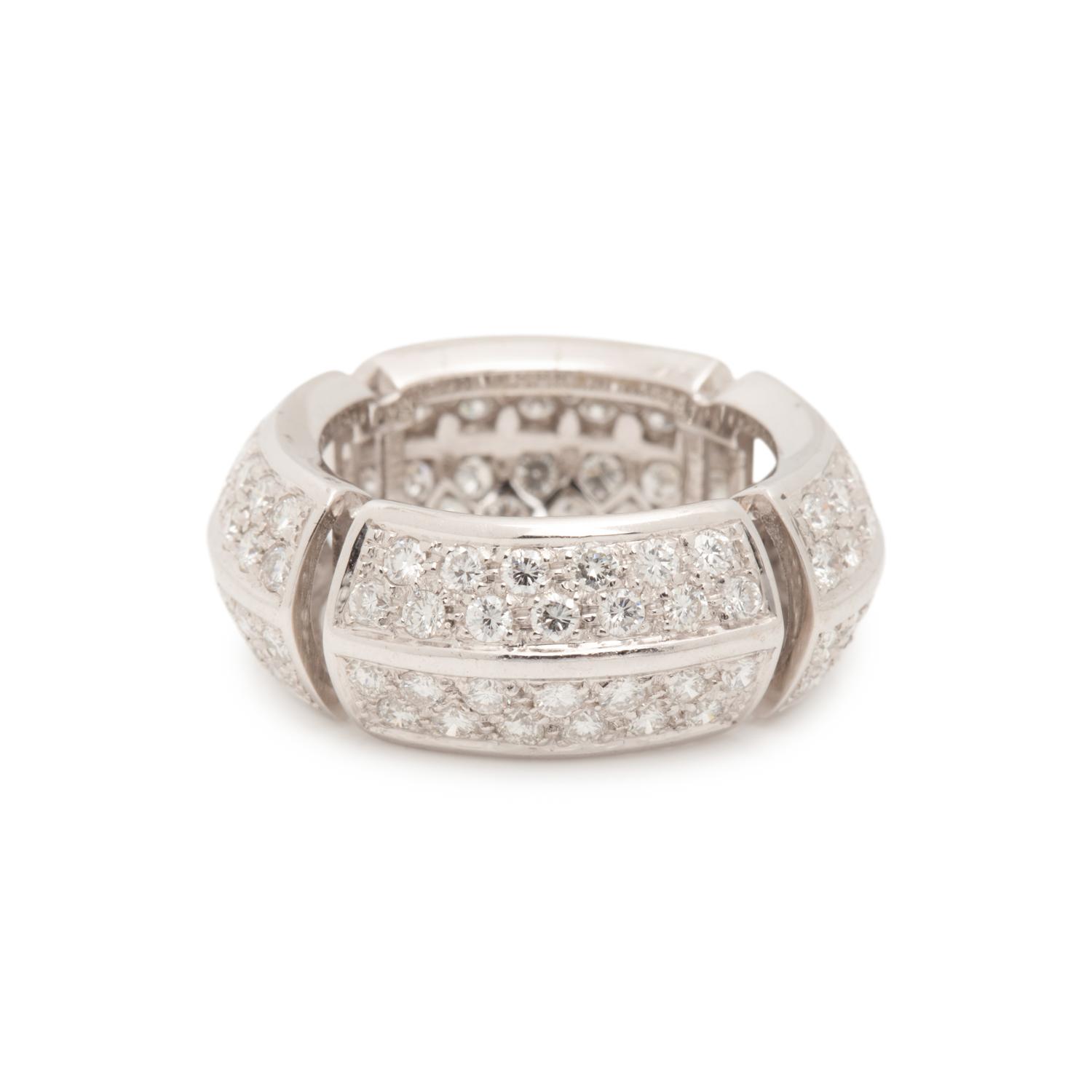 WHITE GOLD AND DIAMOND RING
