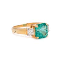 COLOMBIAN EMERALD AND DIAMOND RING