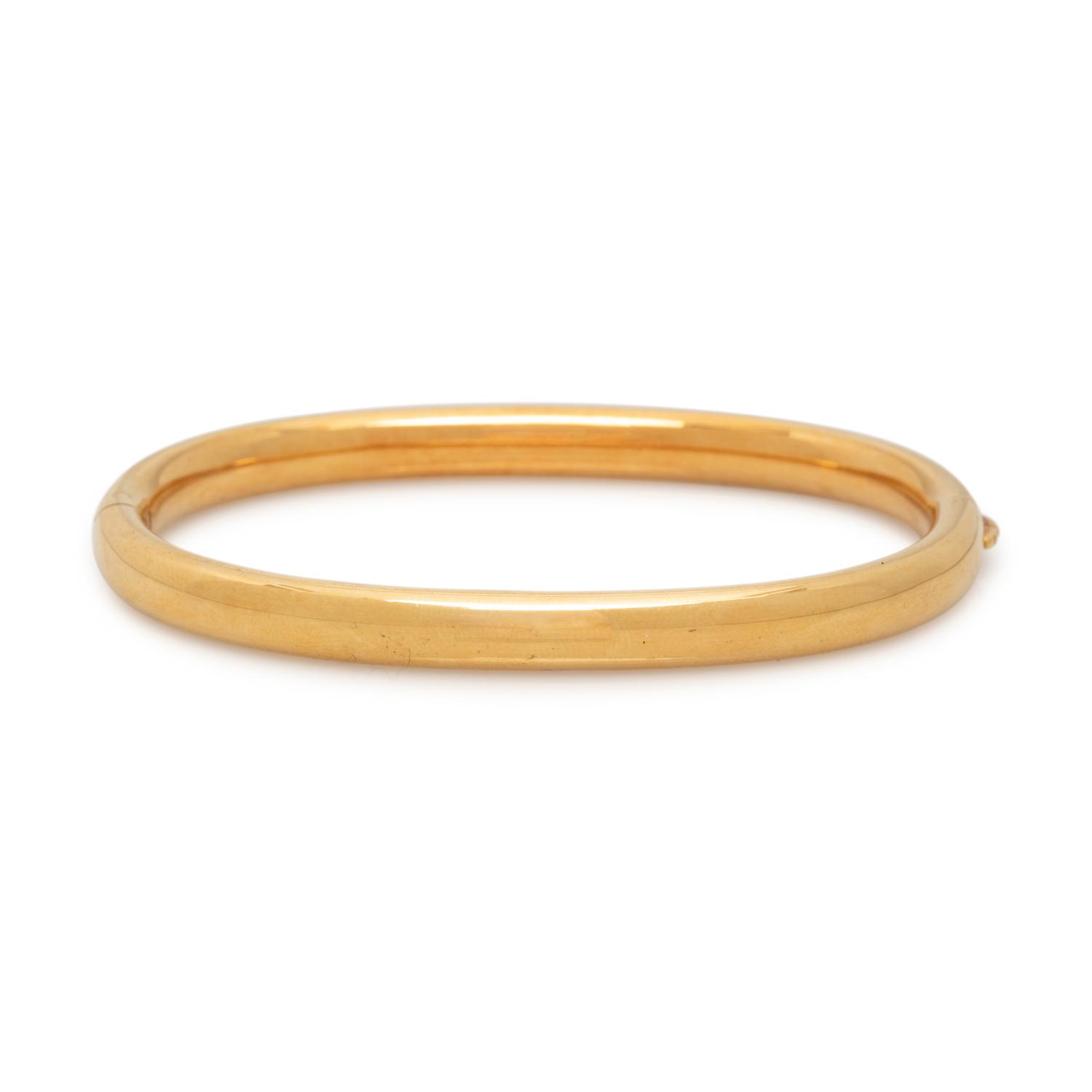 SCHLUGER, YELLOW GOLD BANGLE BRACELET
