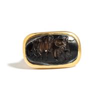 A Roman Agate Ring Stone with Six Hoplites Battling — Set in a gold ring