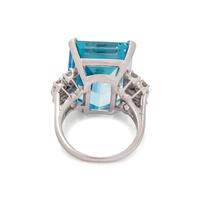 AQUAMARINE AND DIAMOND RING