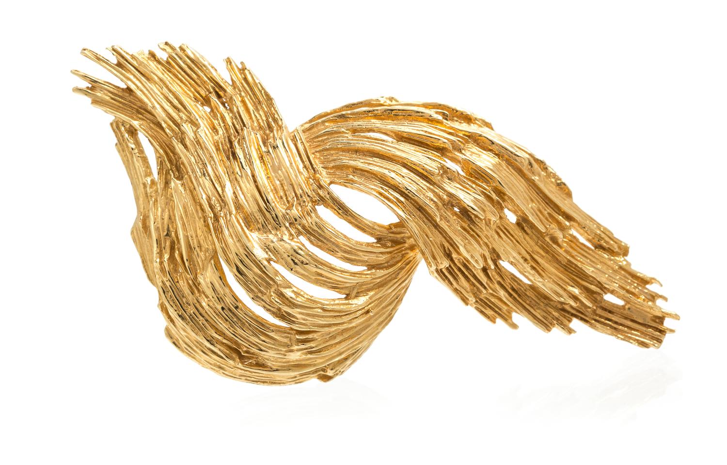A 14 Karat Yellow Gold Swirl Brooch, 17.40 dwts.
