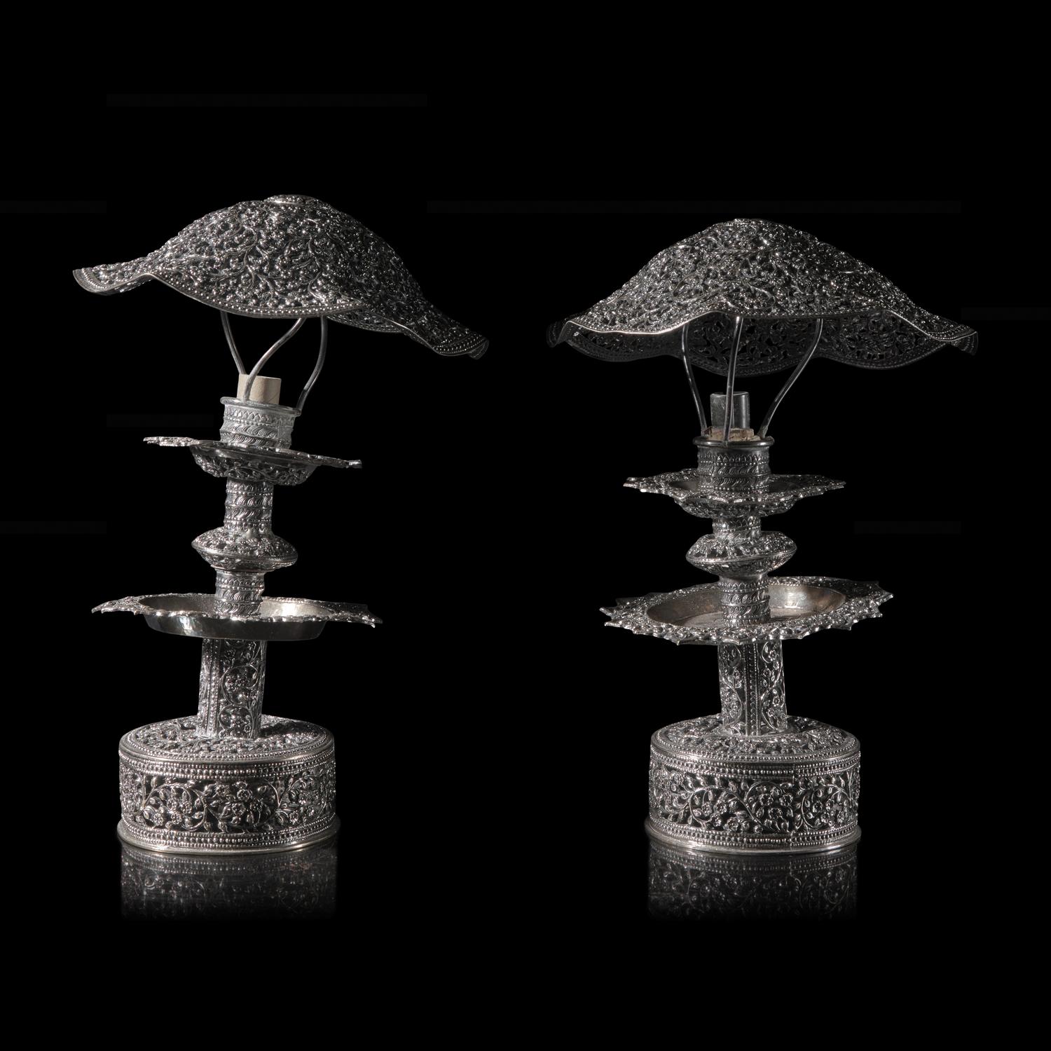 A Pair of Southeast Asian Reticulated Silver Lamps and Shades, 20th Century — 二十世紀 東南亞風格銀燈一對
