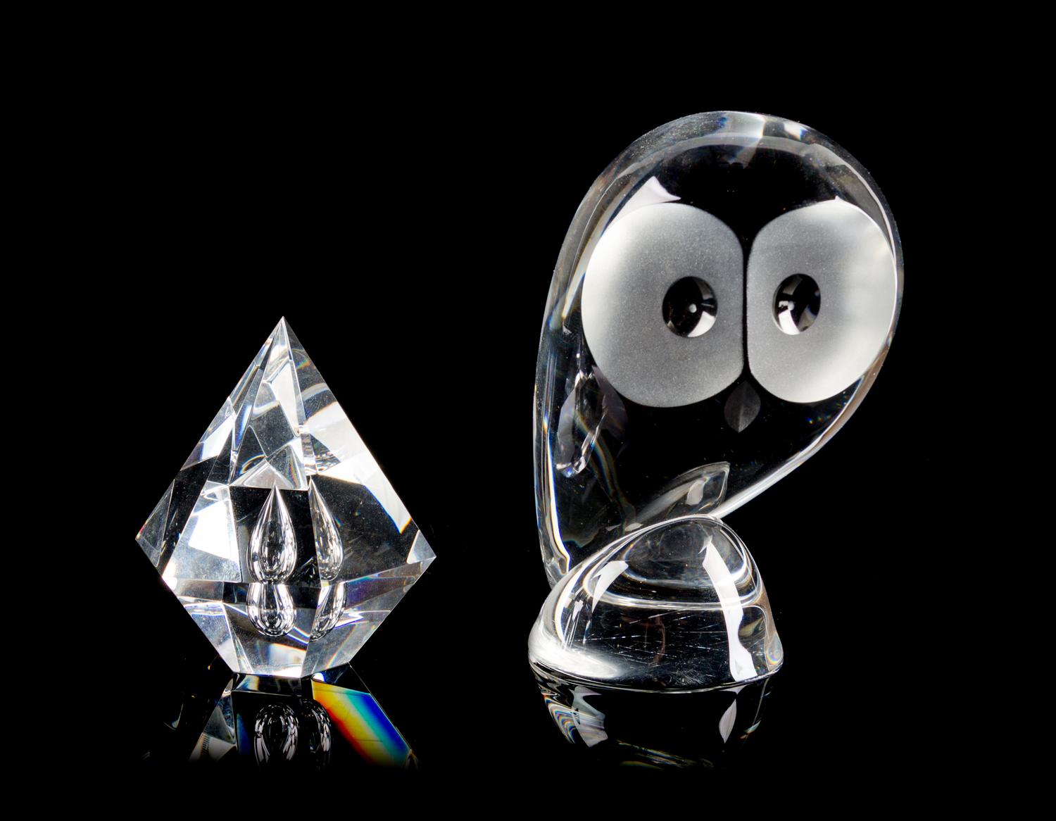 A Steuben Glass Owl Height 5 1/4 inches. — SECOND HALF 20TH CENTURY