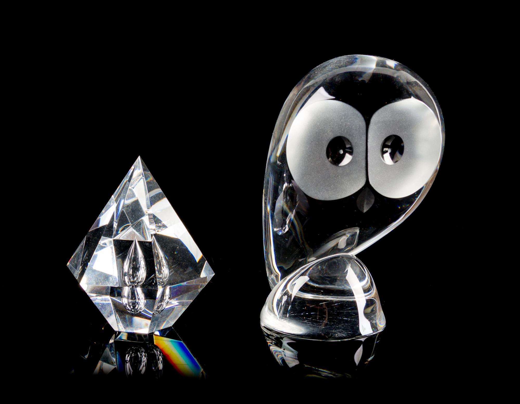 A Steuben Glass Owl Height 5 1/4 inches. — SECOND HALF 20TH CENTURY