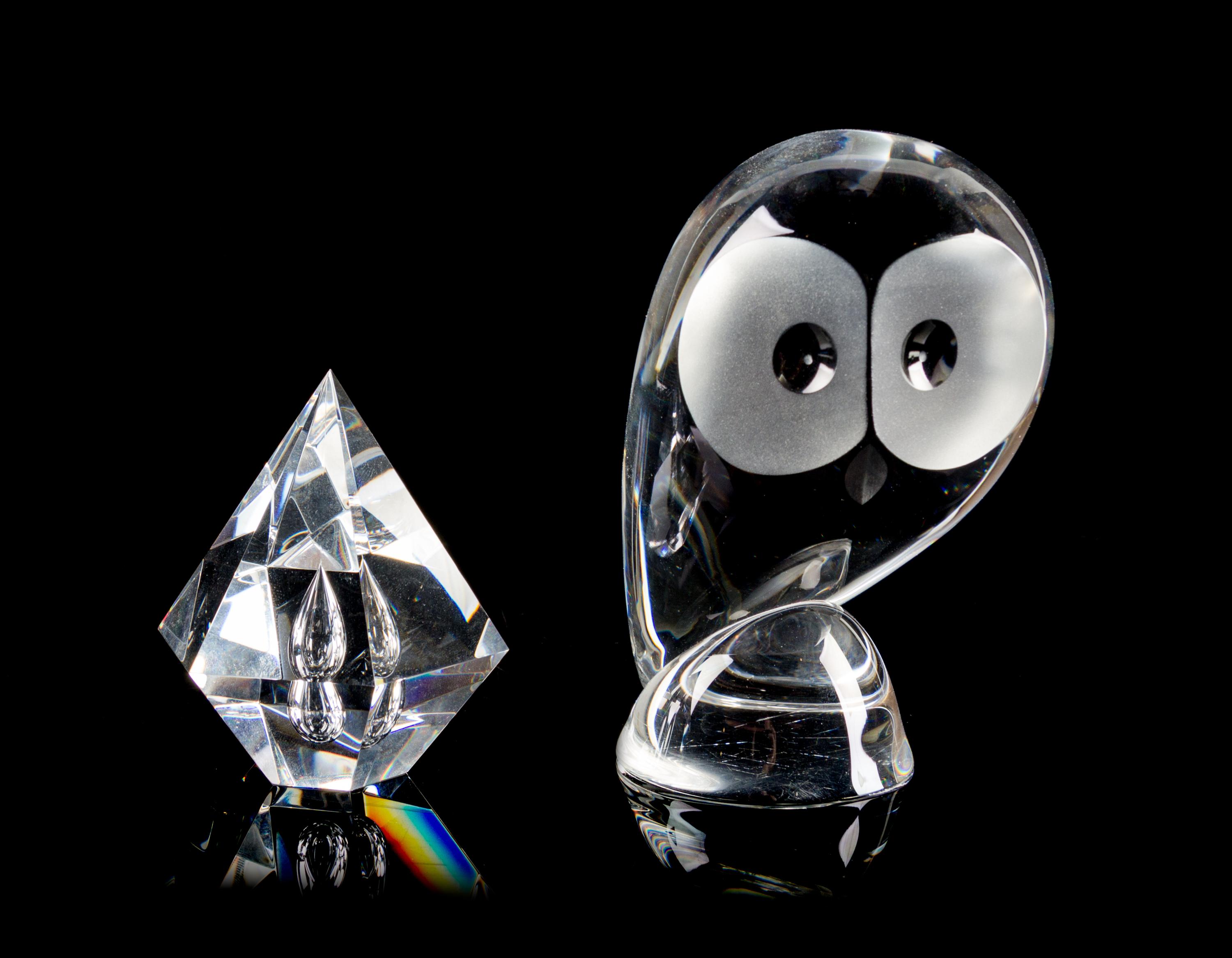 A Steuben Glass Owl Height 5 1/4 inches. — SECOND HALF 20TH CENTURY