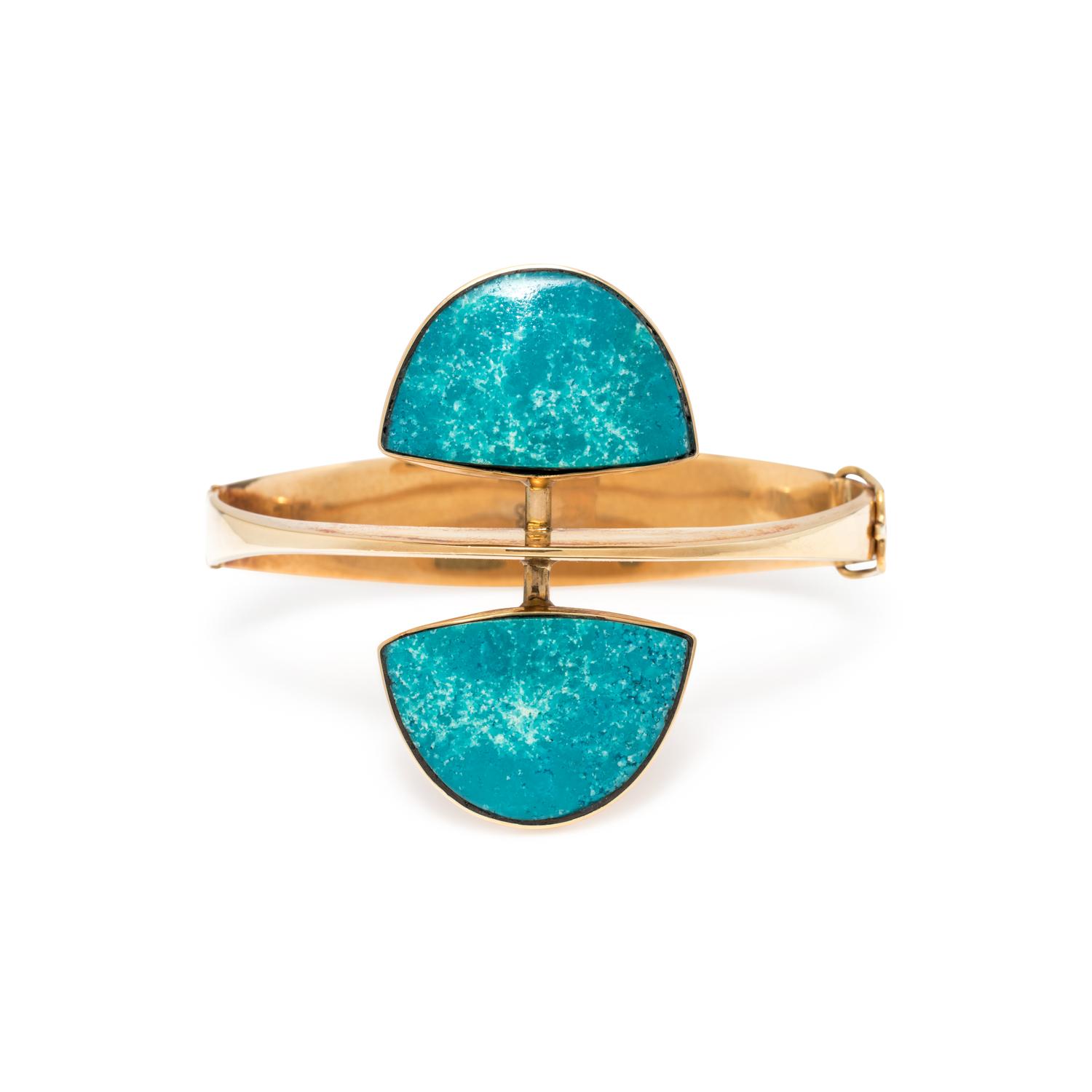 MODERNIST, YELLOW GOLD AND BLUE HARDSTONE BANGLE BRACELET