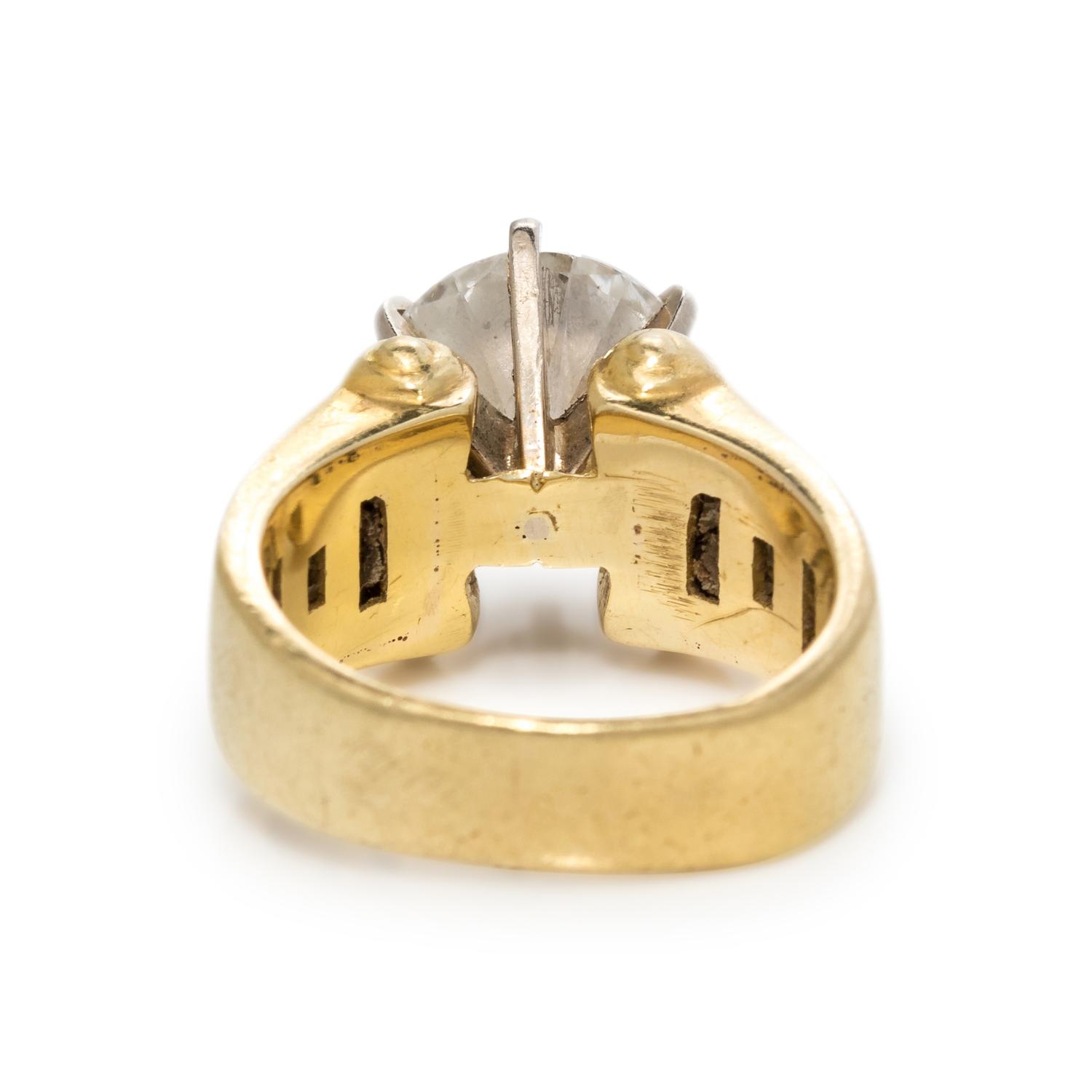DIAMOND RING