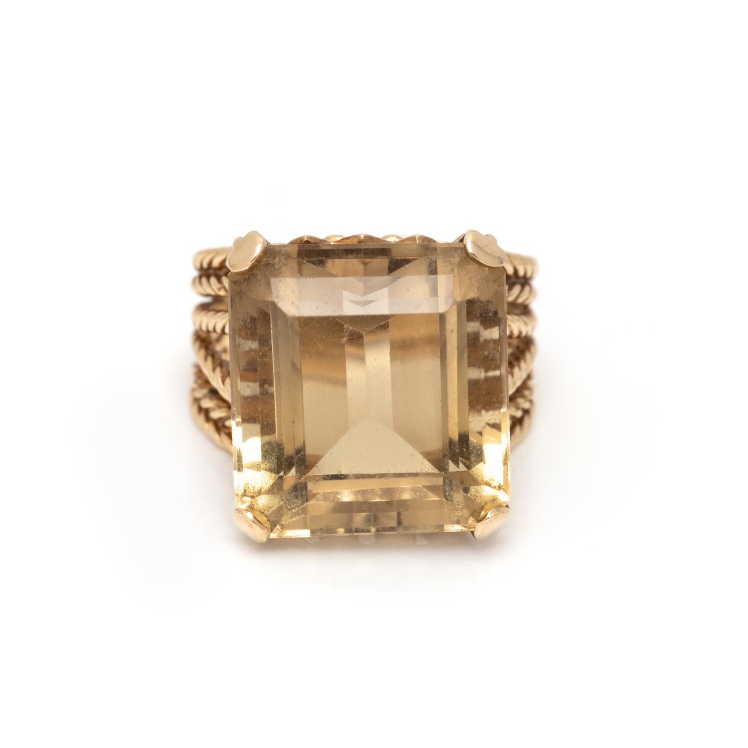 CITRINE AND YELLOW GOLD RING