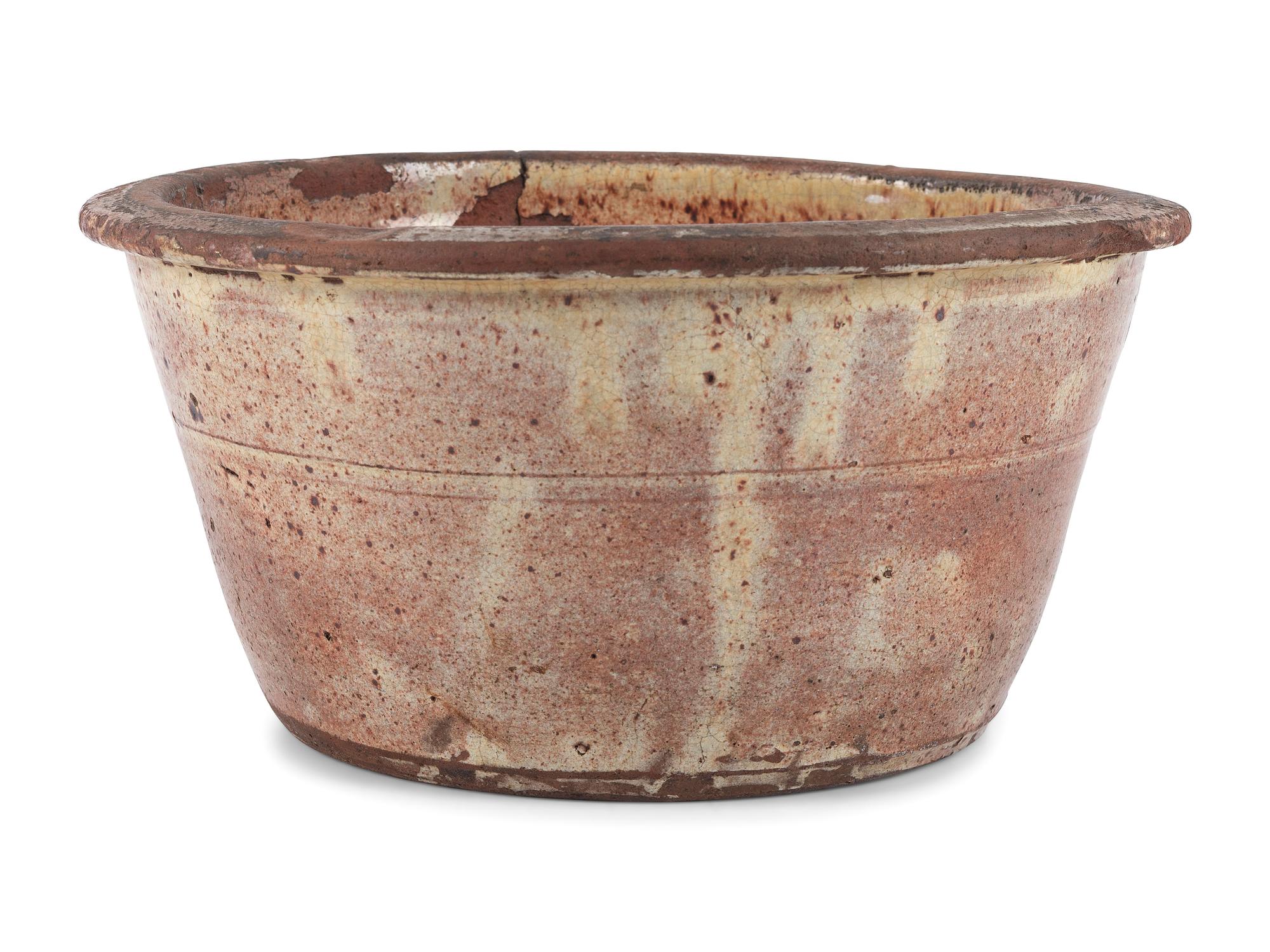 A Redware Bowl with Manganese Glaze