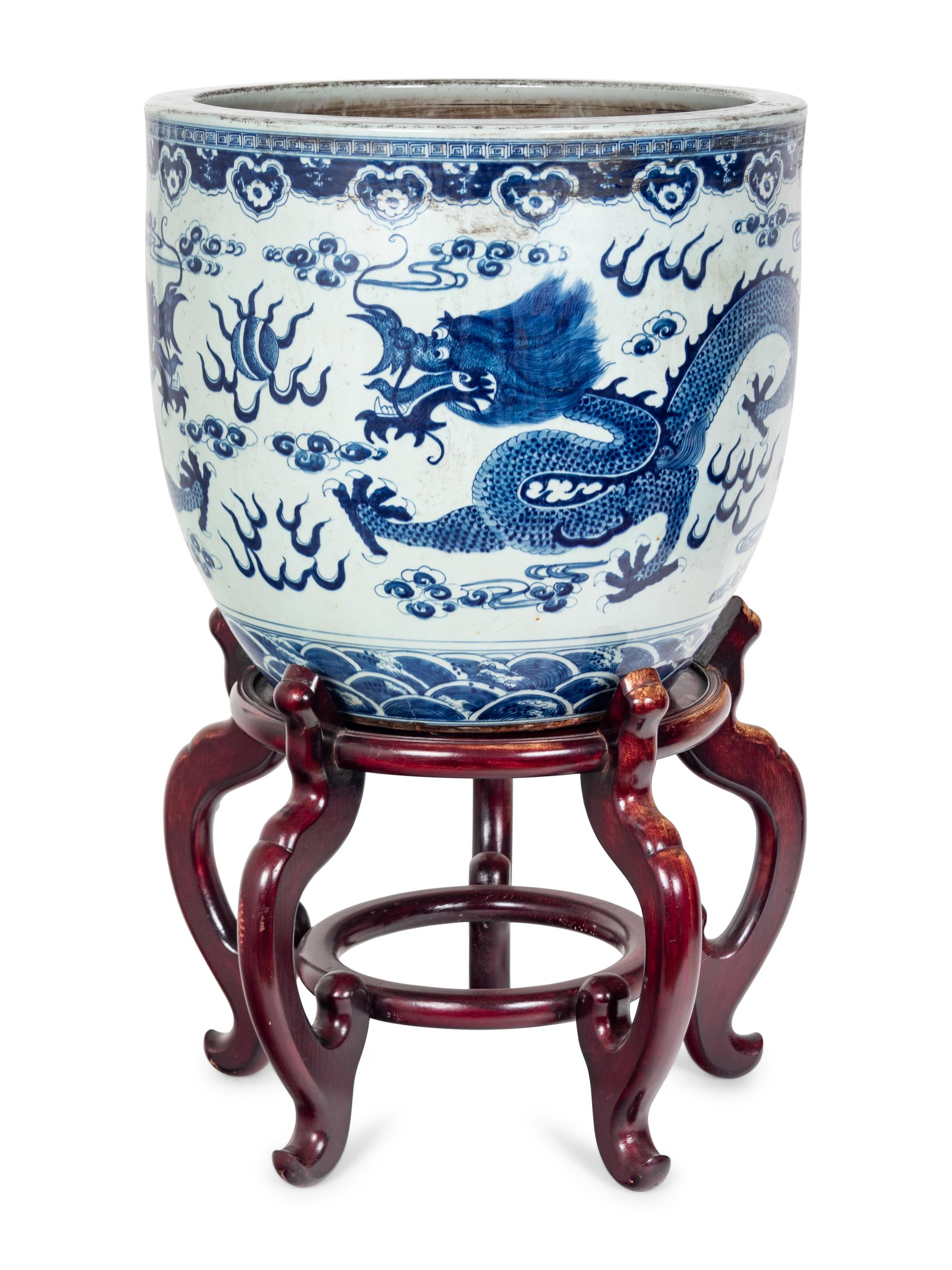 A Chinese Blue and White Porcelain Jardinière