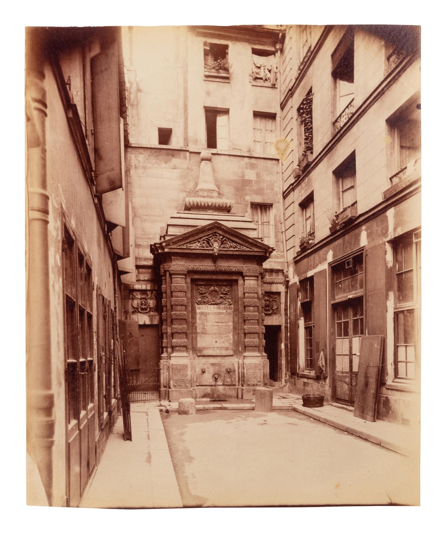 A pair of prints depicting Fontaine Jarente ( Fontaine Jarente - impasse Jarente , 1898; Fontaine Jarente, rue Jarente, 1922)