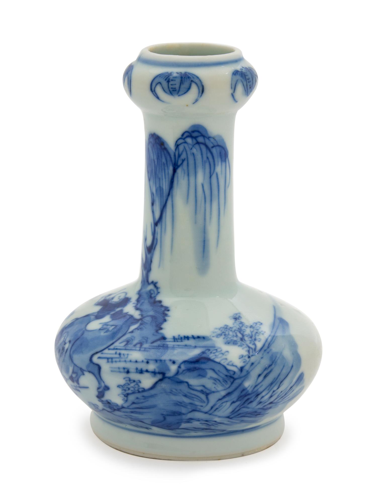 A Chinese Blue and White Porcelain Bottle Vase
