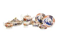 An English Coalport Porcelain Dessert Service in the Imari Palette — 19TH CENTURY