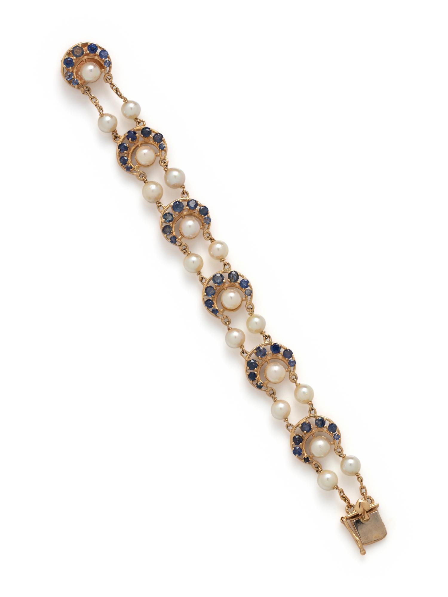 YELLOW GOLD, CULTURED PEARL AND SAPPHIRE BRACELET