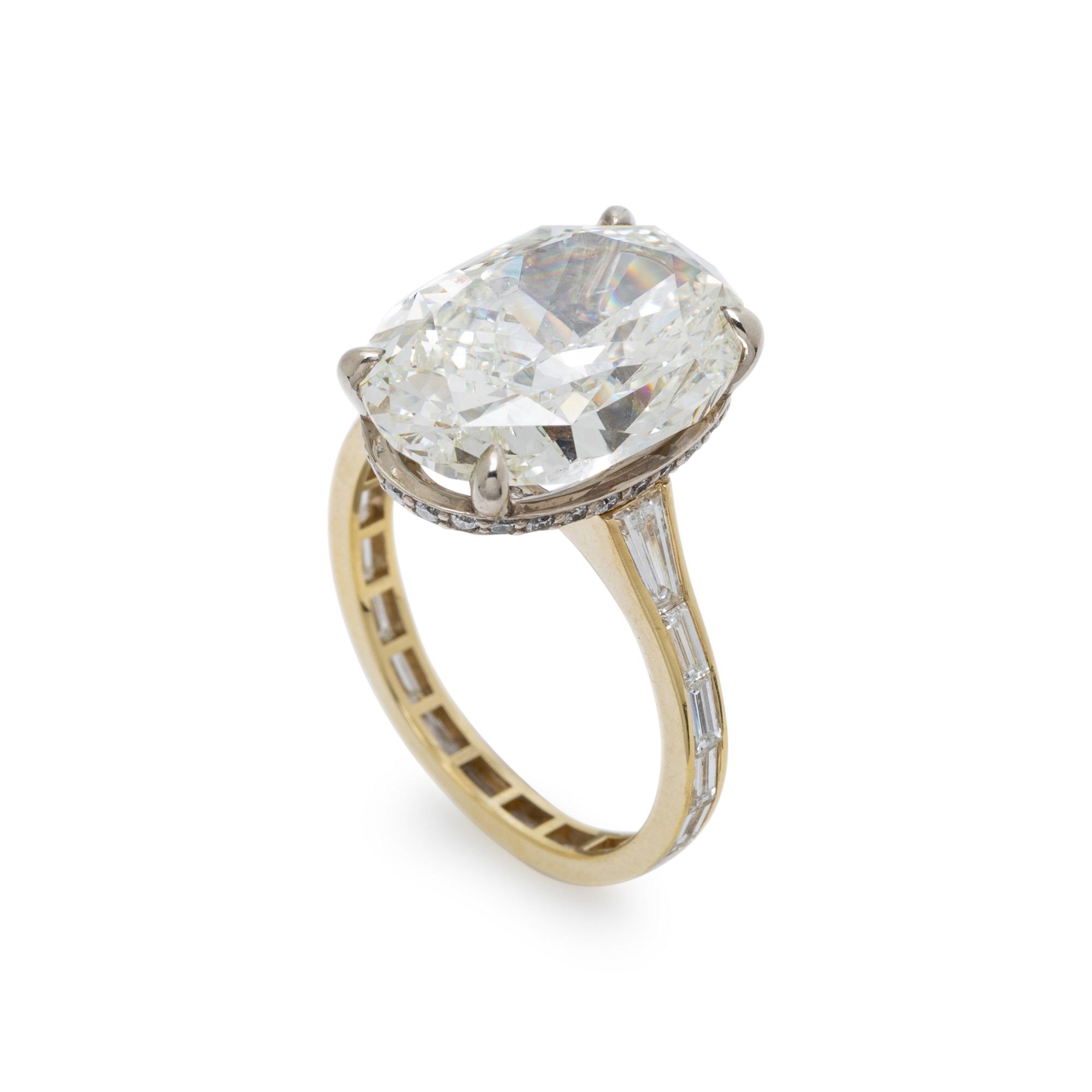 10 CARAT OVAL DIAMOND RING