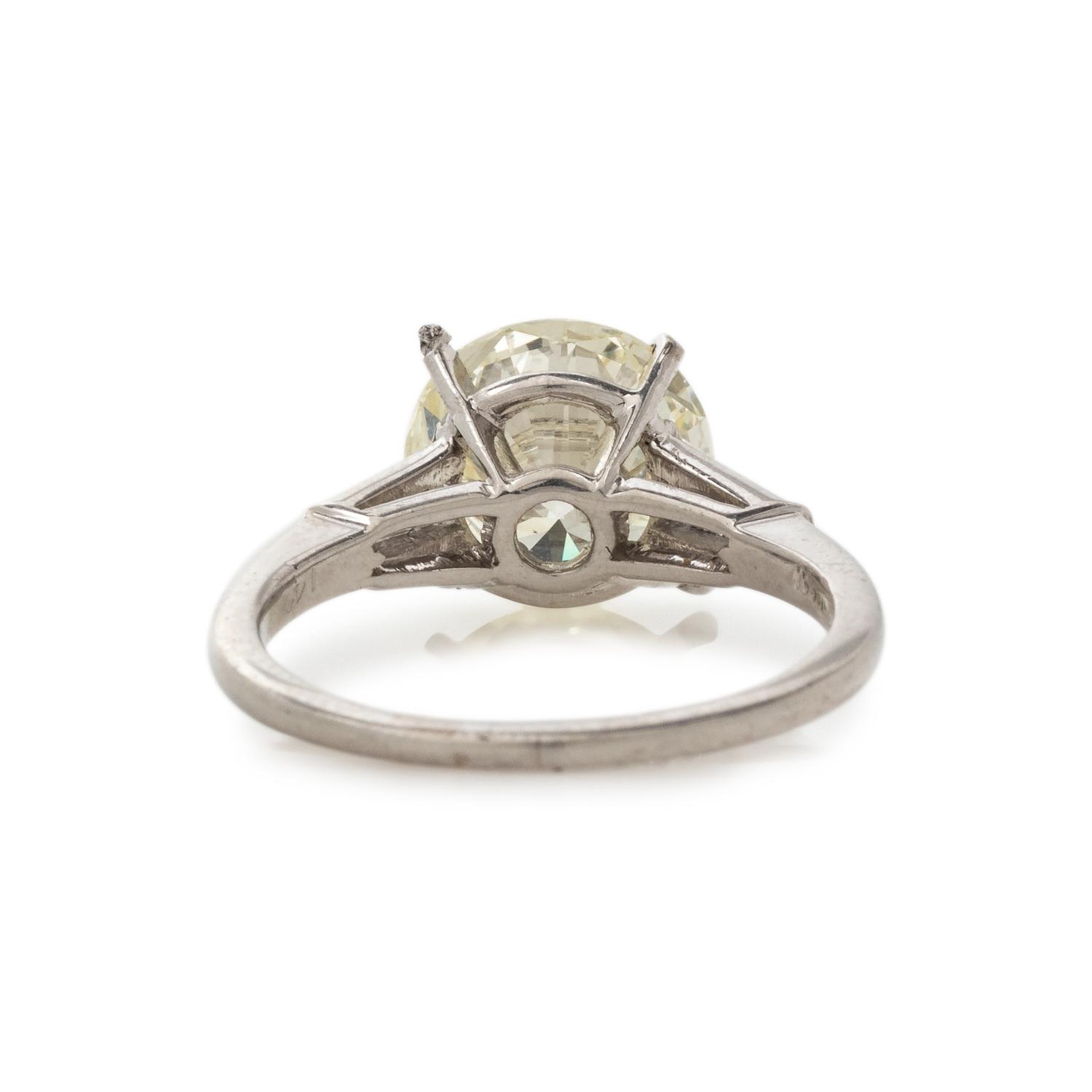 DIAMOND RING