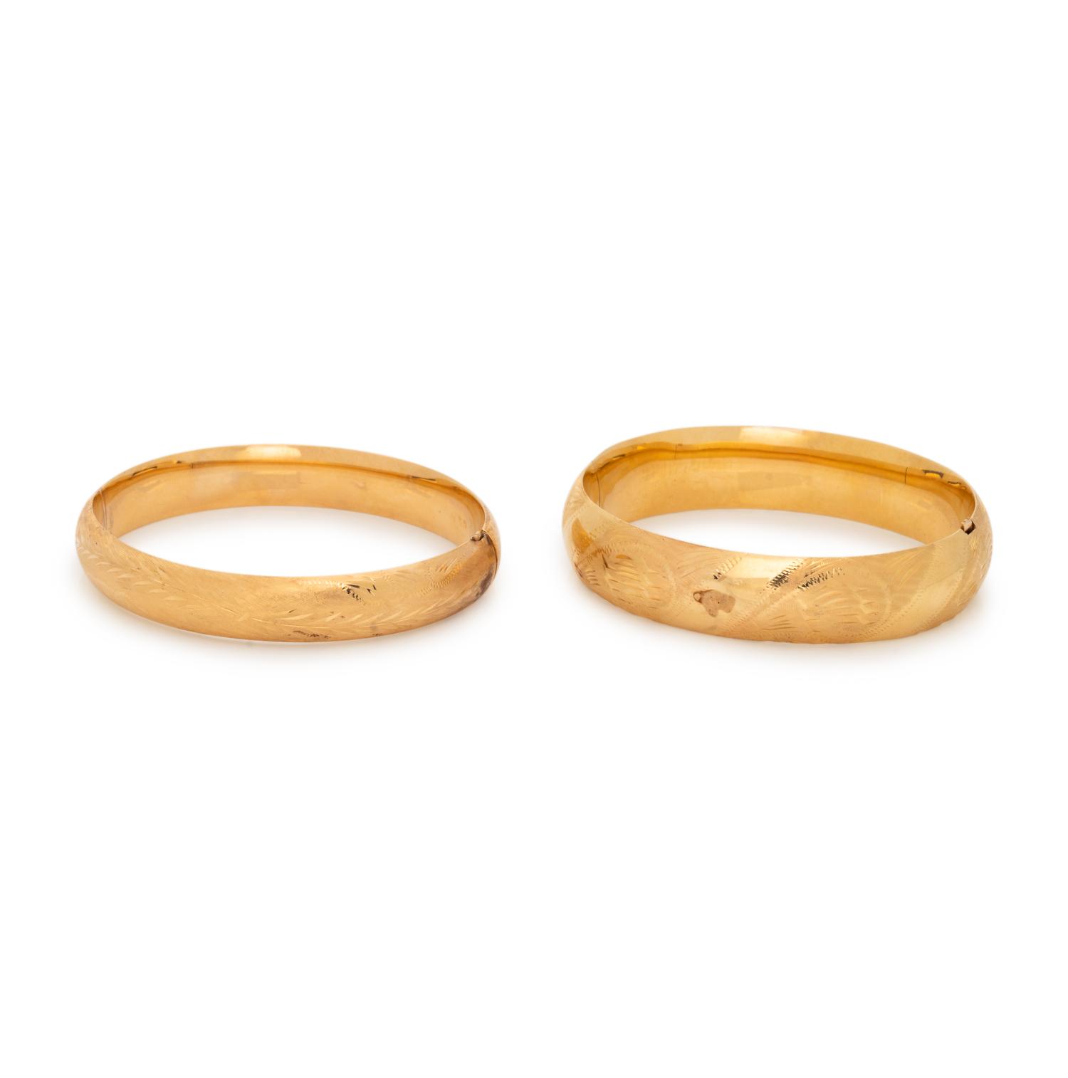 COLLECTION OF YELLOW GOLD BANGLES