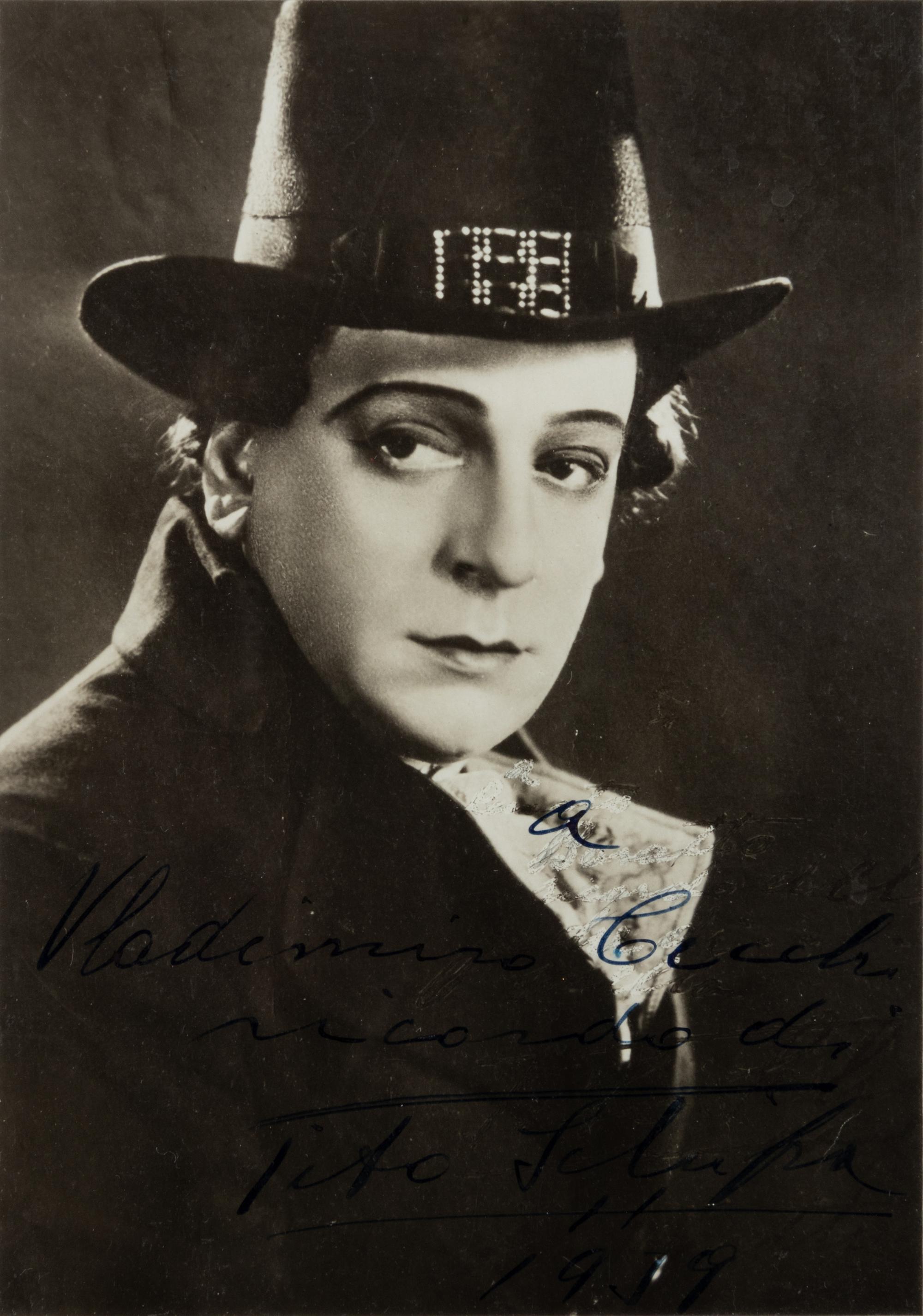 [20TH-CENTURY OPERA SINGERS]. A group of 5 signed photographs or photographic prints of opera singers from the 1910s, comprising images of: