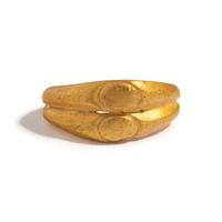 A Roman Gold Double Finger Ring