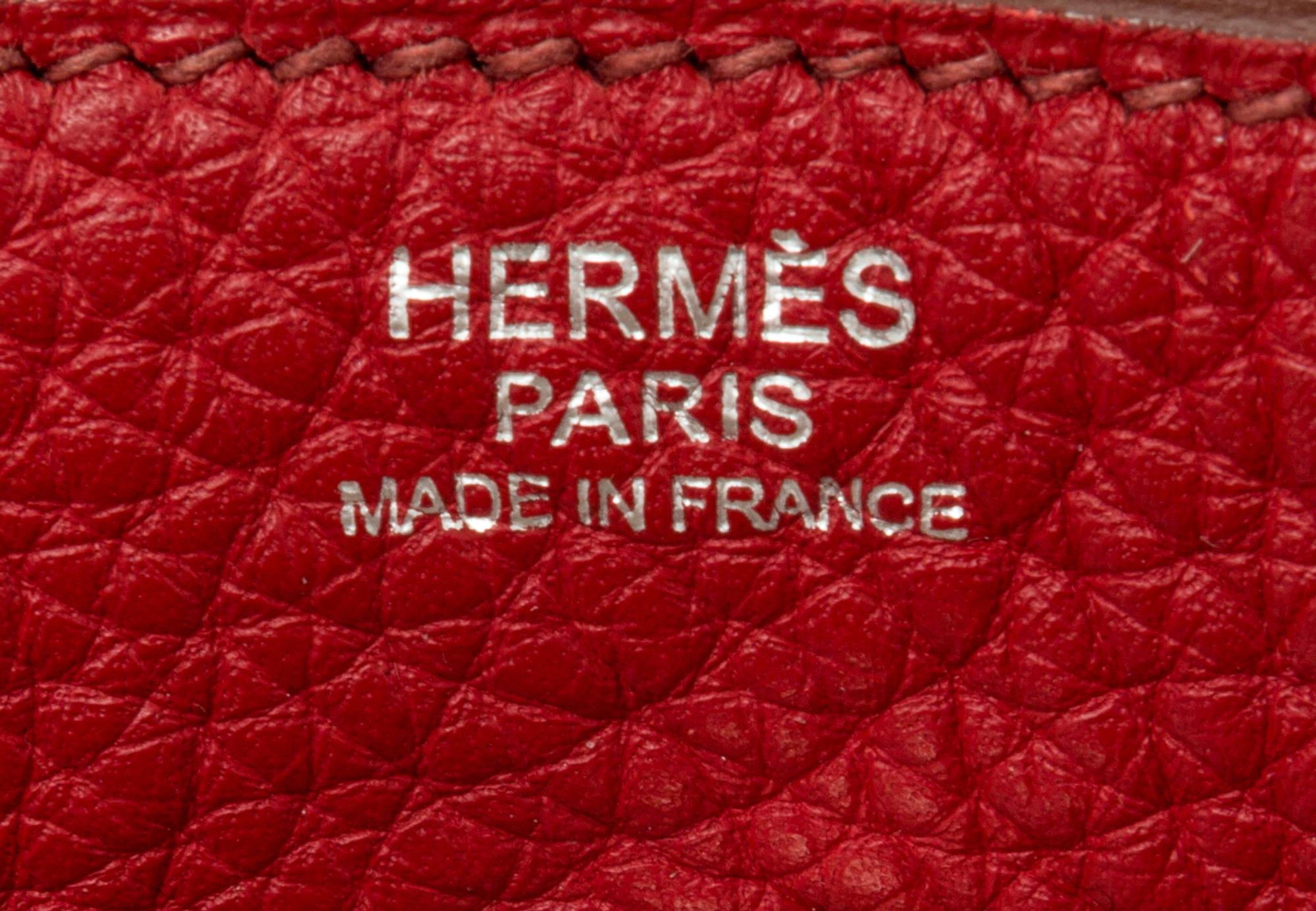 An Hermes Rouge Garance Taurillon Clemence Lindy 30 Handbag, 12" x 7.5" x 6.5".